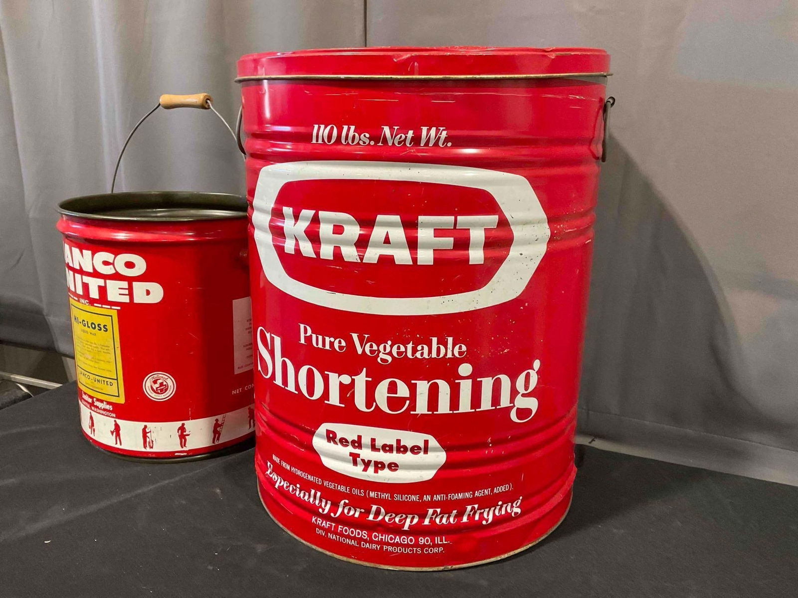 2 pcs Vintage Red Metal Cans, incl. Kraft Shortening & Janco United Janitor Supplies. See pics. - 2