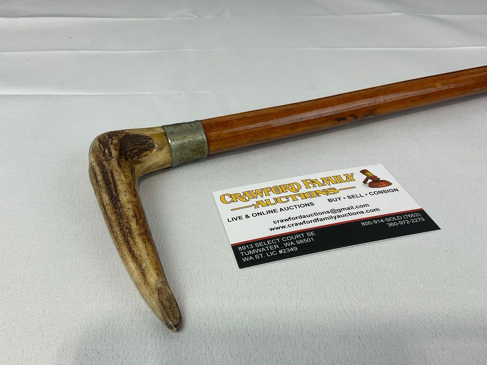 Vintage Wooden Walking Stick w/Deer Antler Handle, 37h x 6w x 3d inches: Appears to be in good shape. The piece measures approx 37h x 6w x 3d inches. See pics. E-5490 