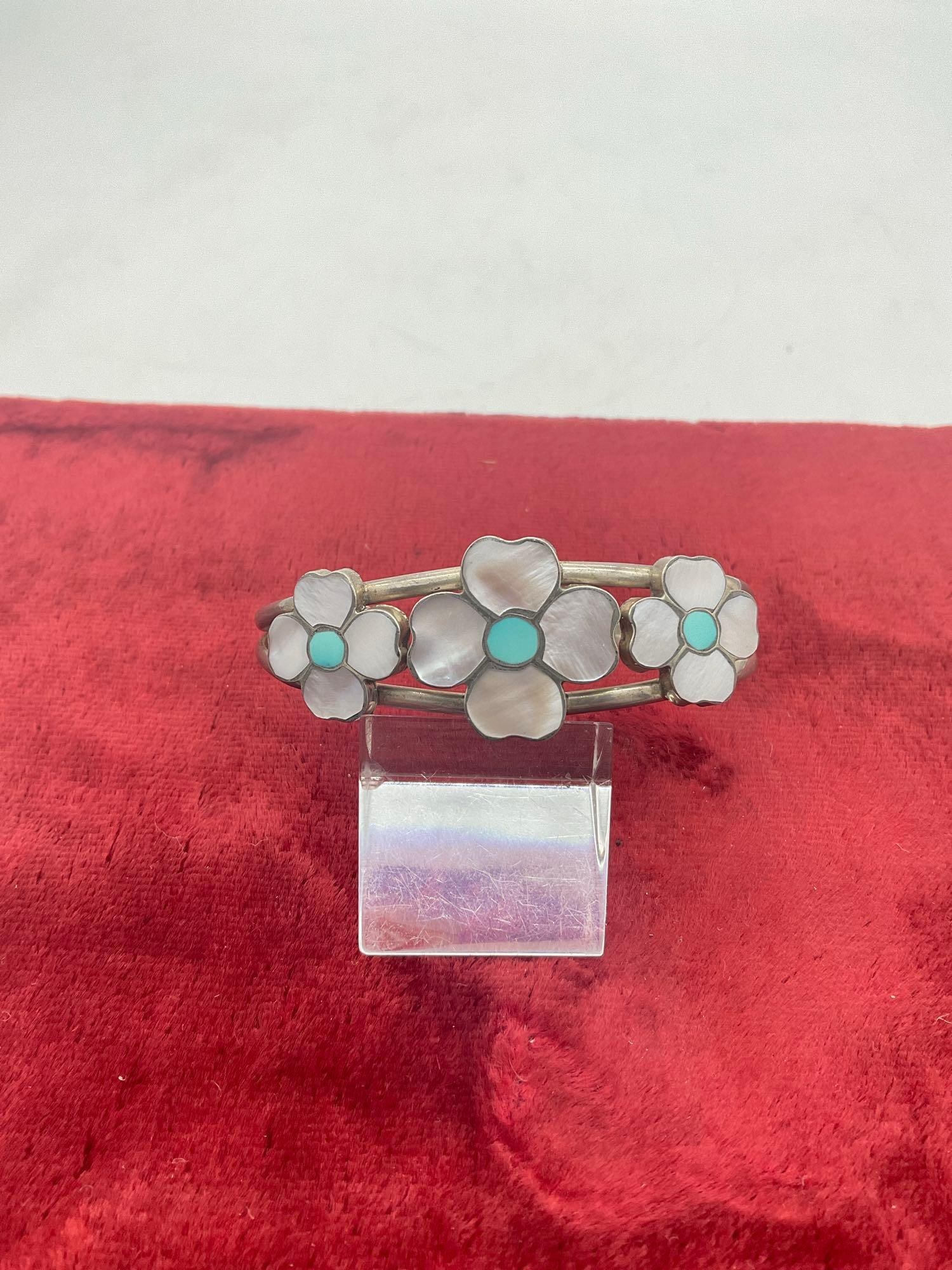 Lovely unmarked sterling silver floral bracelet w/ pink shell & turquoise (1 of 4)