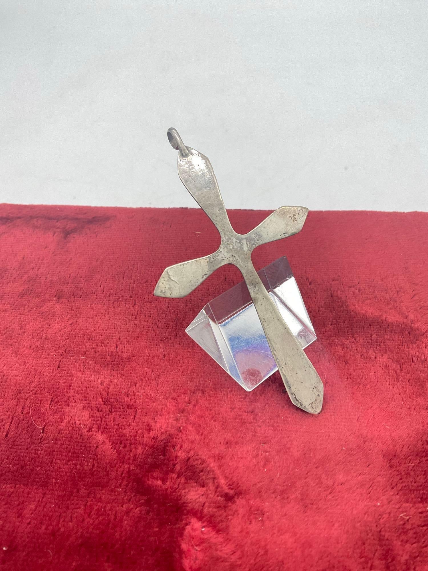 Lovely SW native American style sterling silver cross pendant w/ coral cabochon - 2