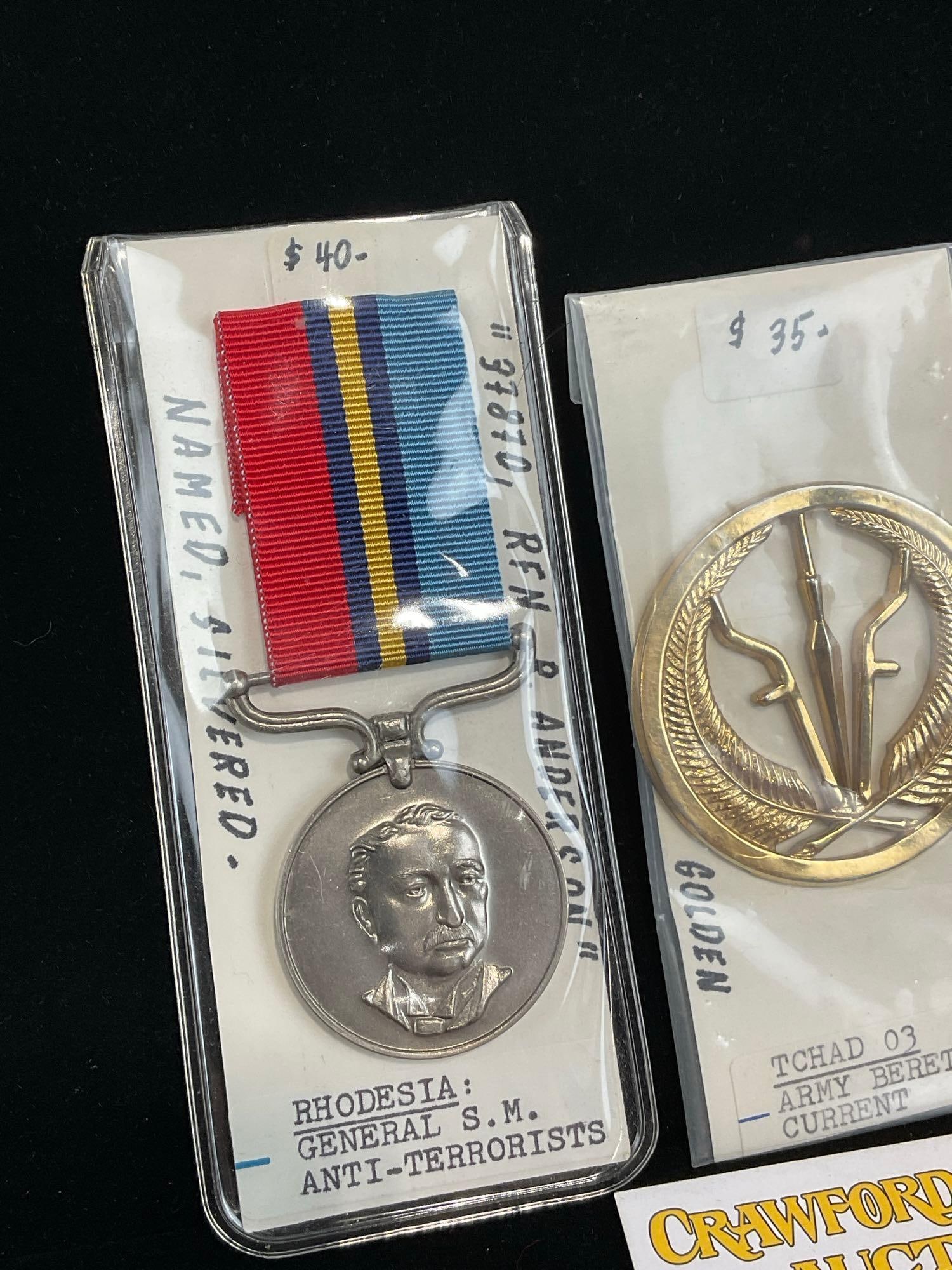 Rhodesian General Service Medal Anti& Pair of Chad Badges, Army Beret Badge & Para Quali Wings - 2