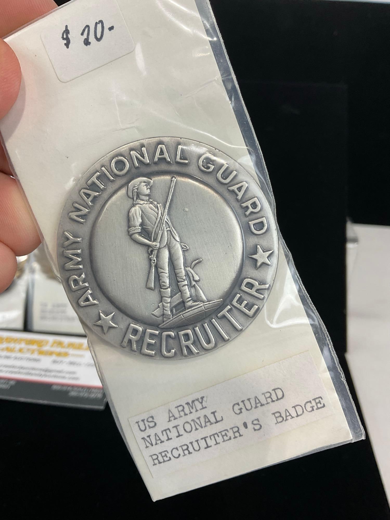 Pair of US Army Recruiters Badges, Reserve & Nat. Guard, & American Bicentennial Medal 1776-1976 - 2