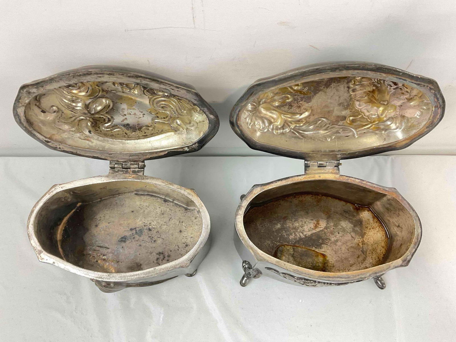 2 pcs Antique Gorgeous Silver Plated Dresser Boxes w/ Art Nouveau Floral Design. See pics. - 5