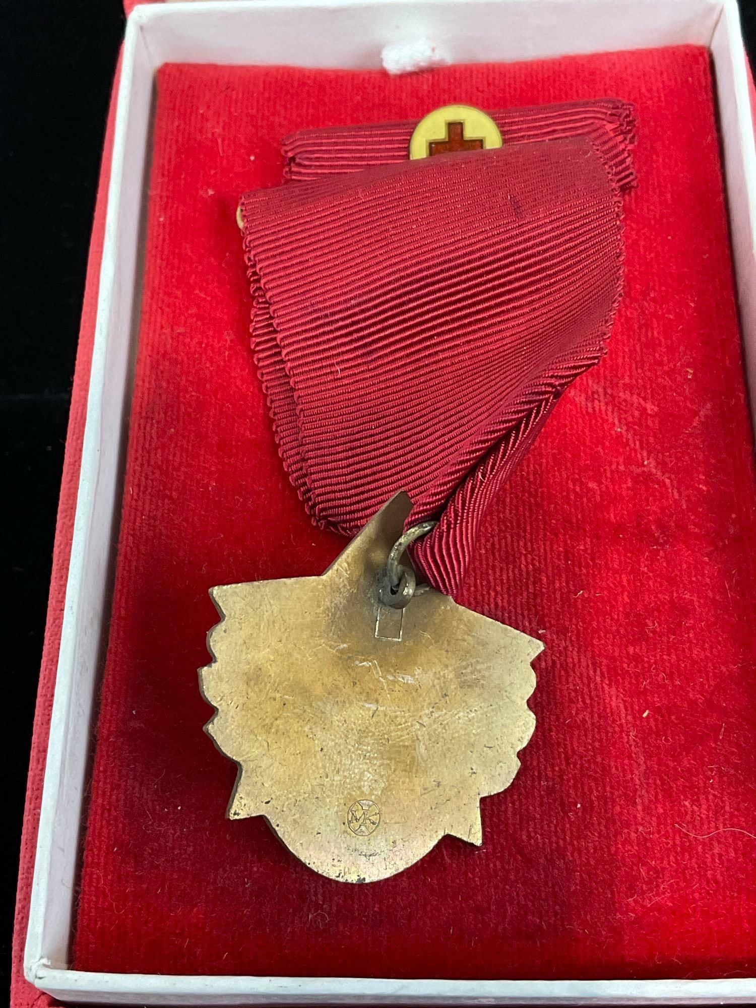 Yugoslavia Frontline Inf Badge, Romanian Carol I Medal & Czech Red Cross Medal Long Service - 3