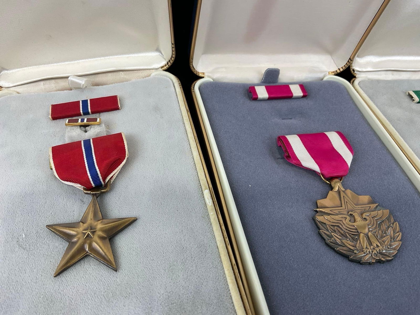 4 US Medals, Bronze Star, Meritorious Service, & 2x Army Commendation Medals w/ Cases - 2