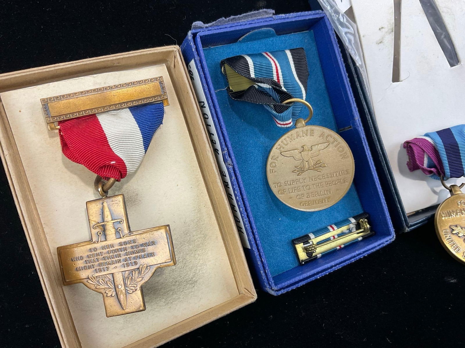4 US Medals, WW1 New Haven Mothers Serv, Medal for Humane Action, Human. Serv & Disting. Serv. Cr... - 5