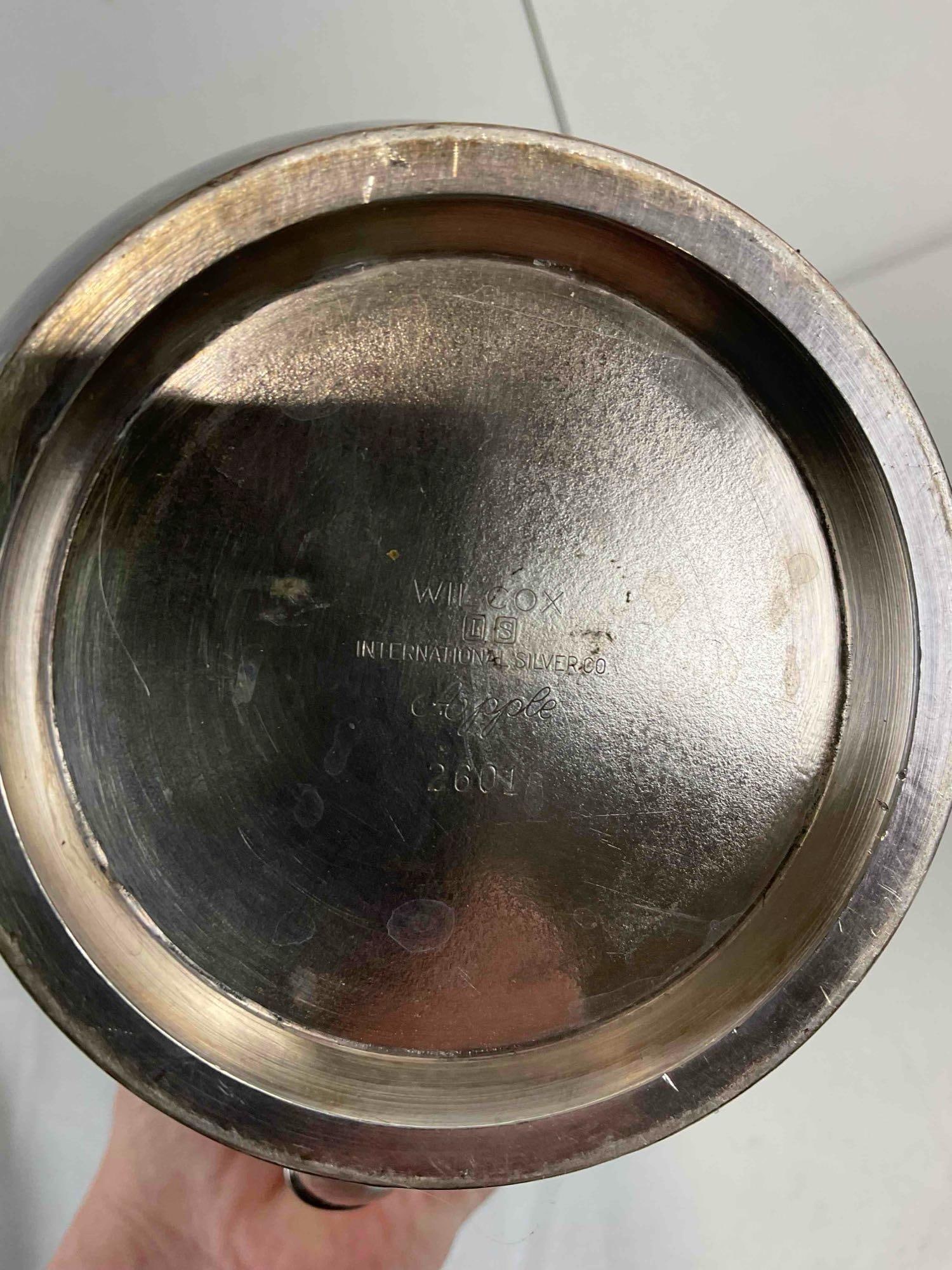 3 pcs Vintage Silver Plated Tea Pots, incl. 5th Ave Co., Meriden & Wilcox. Very Good Condition. - 10