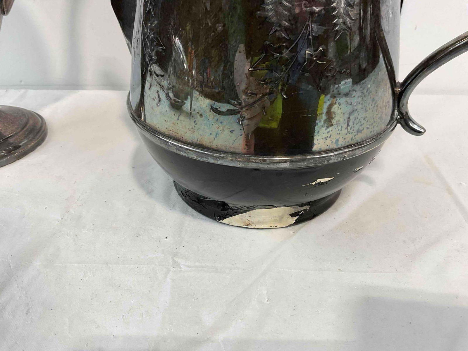 3 pcs Vintage Silver Plated Tea Pots, incl. 1x Wallace & 1x Castleton. Good Condition. See pics. - 9