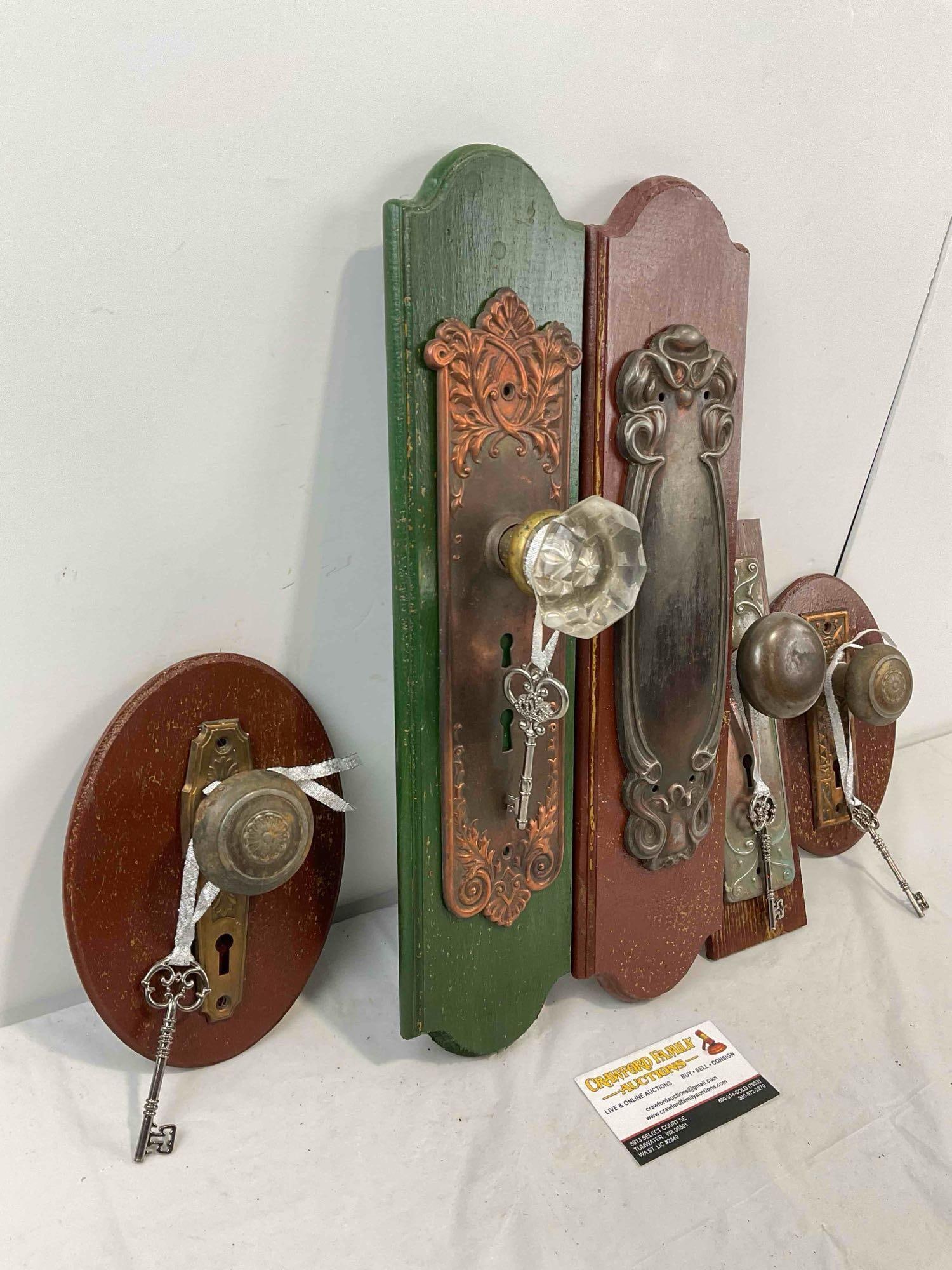 5 pcs Antique Art Nouveau Style Door Knobs w/ Plates on Wooden Plaques. Very Good Condition. - 2