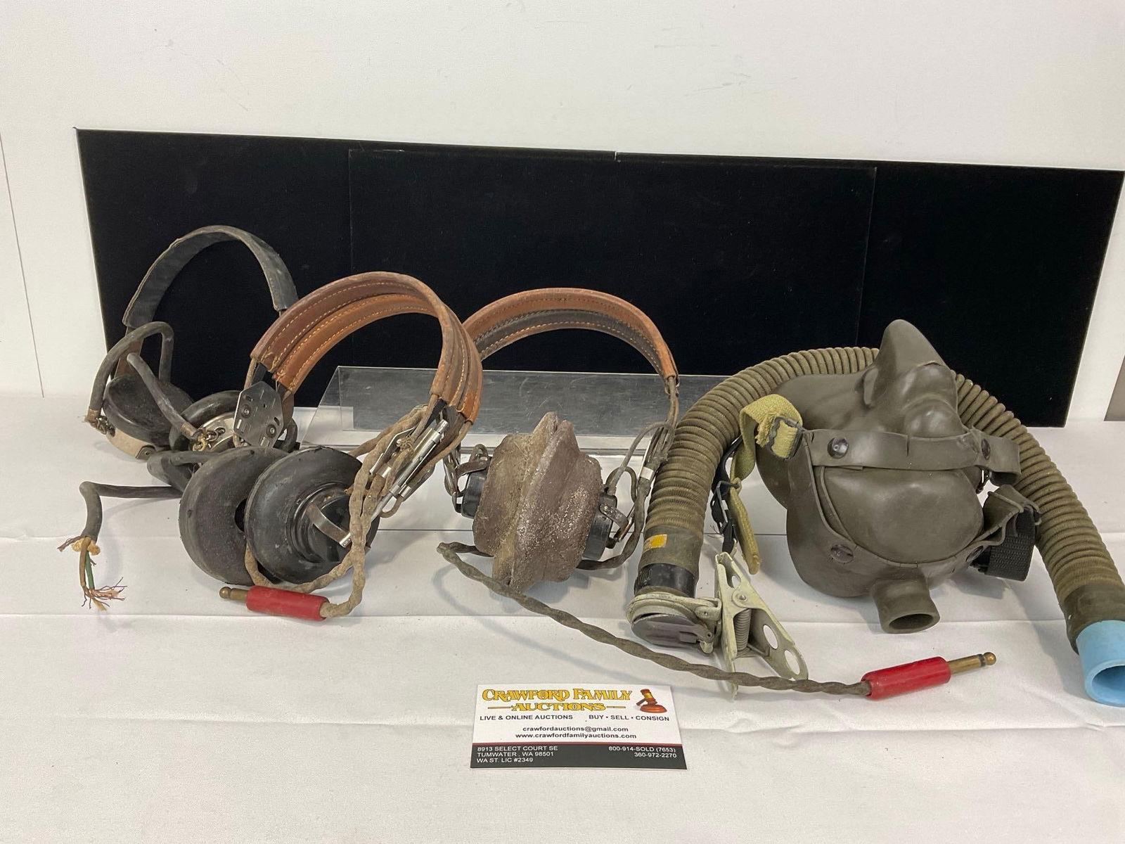 US Army Air Force Type A-14 Oxygen Mask & Three US Army Signal Corp Radio Pilot Headphones (1 of 5)