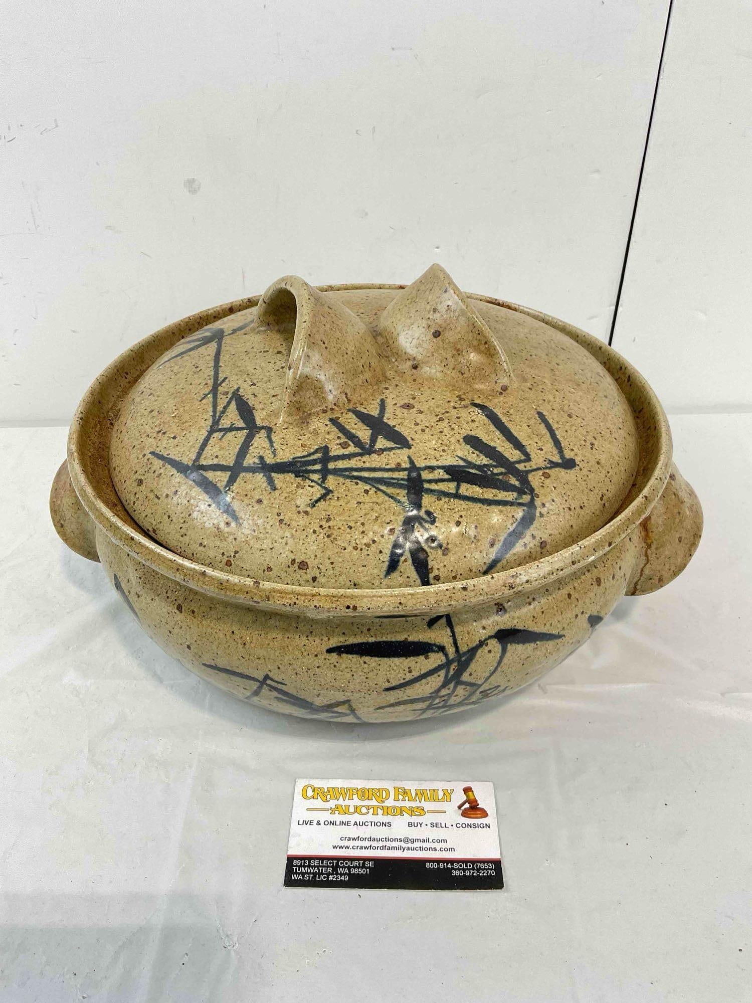 Vintage Japanese Beige Earthenware Ceramic Donabe Rice Pot. Very Good Condition. See pics.: Vintage Japanese Beige Earthenware Ceramic Donabe Rice Pot. Very Good Condition. Has some cracks, do not appear to run through, condition is otherwise very good. Measures 13" x 12" x 8" DM-5360 