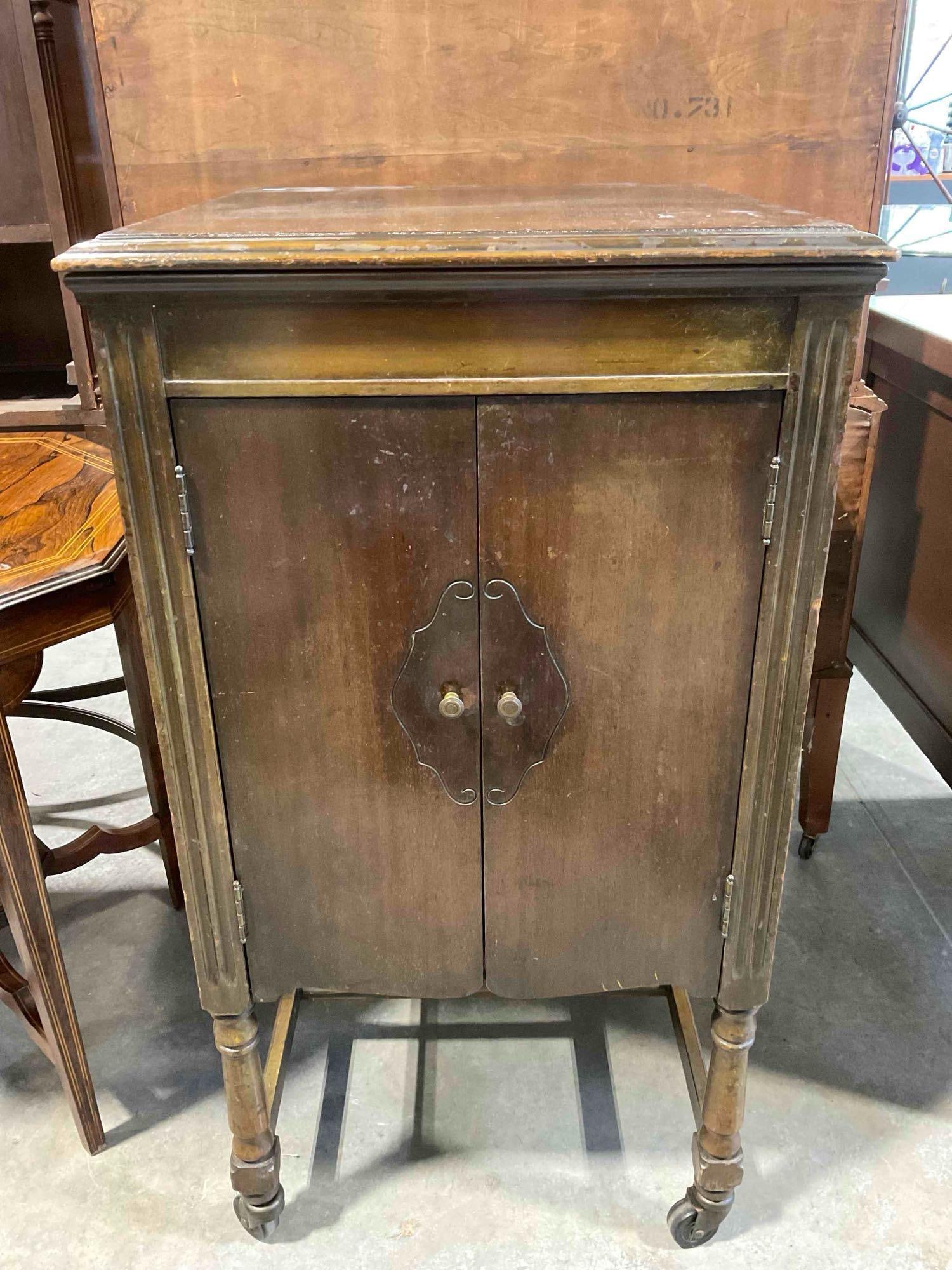 Vintage Walnut Wood Finish Brunswick Phonograph Cabinet w/ No Phonograph. See pics. (1 of 7)