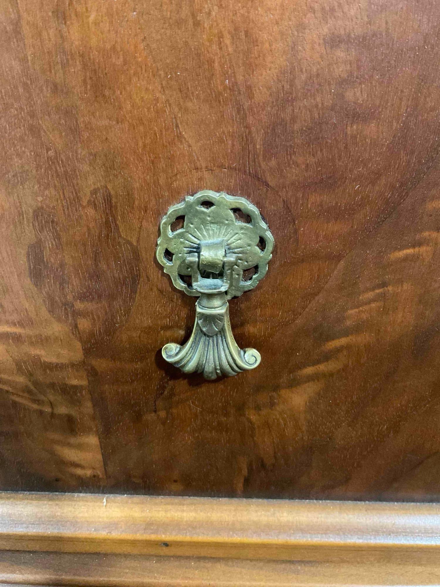 Lovely Antique 1920's Art Deco 6 drawer High Boy dresser W/ Walnut, Mahogany & maple Veneers - 10