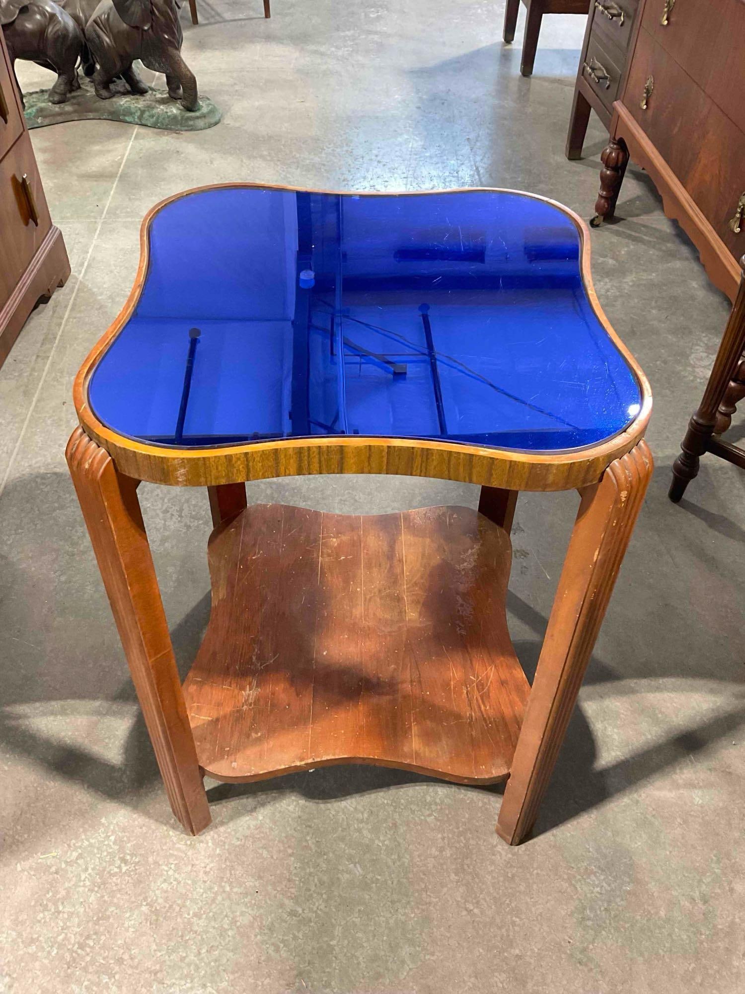 Antique Art Deco Quatrefoil shaped Mahogany Wood Side Table w/ Cobalt Blue Mirrored Glass Top: Vintage Uniquely Shaped Quatrefoil Mahagony Wood Side Table w/ Colbalt Blue Mirrored Glass Top. Very interesting. Minor wear indicative of age, otherwise in good condition. Measures c-