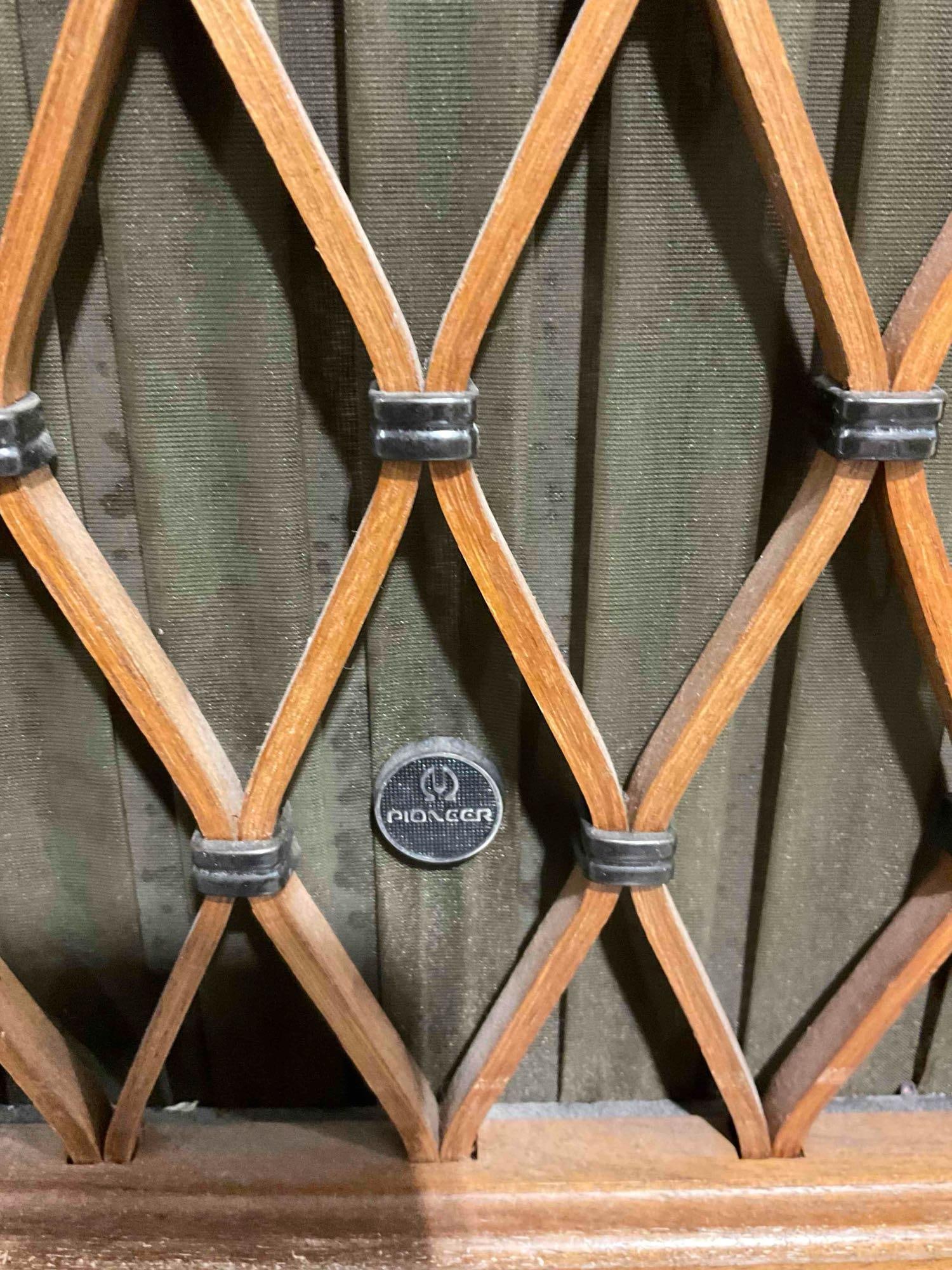 Pair of Vintage Pioneer Floor Speakers Model CS-77A. Untested, As Is Condition. See pics. - 5