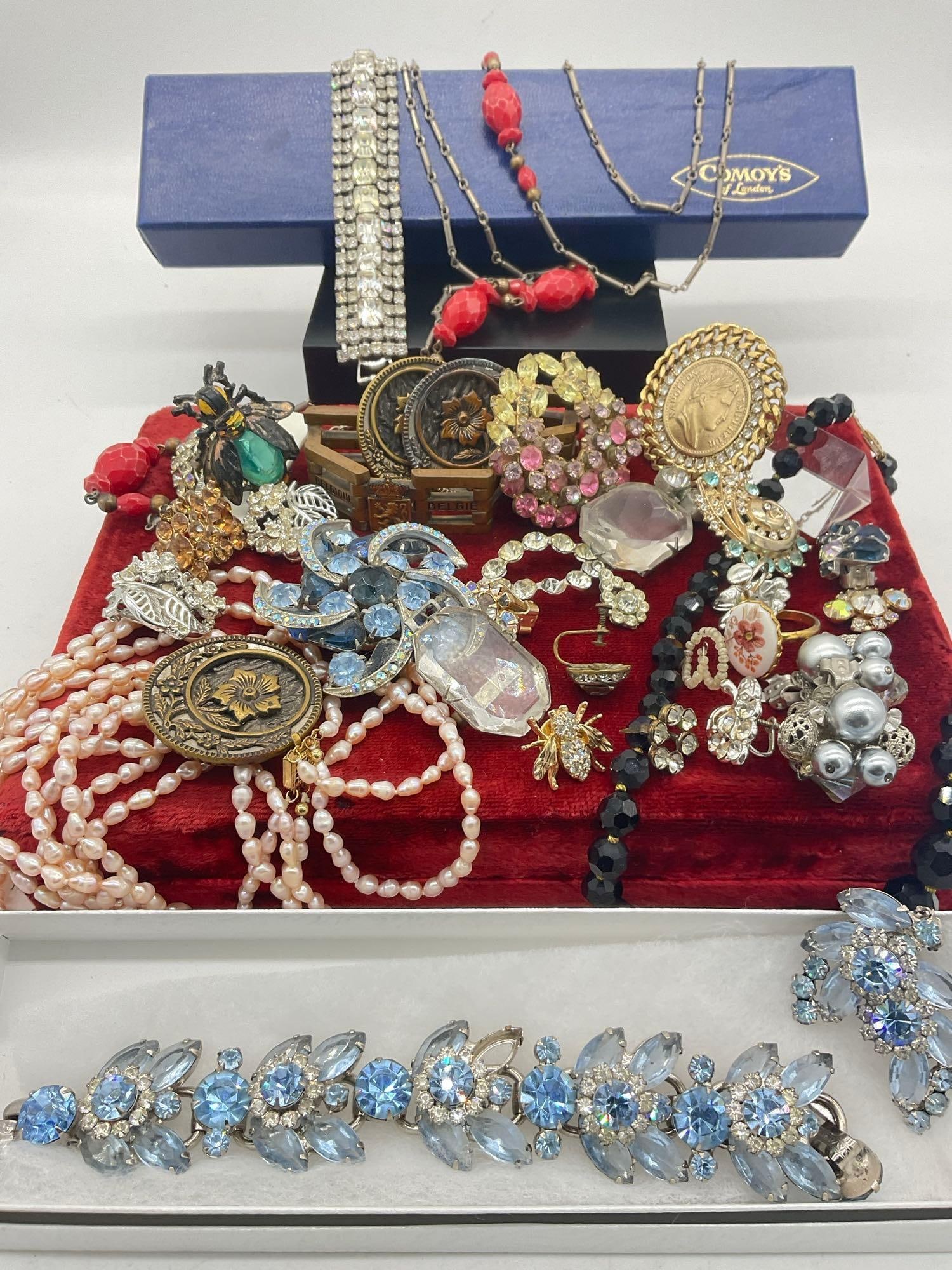 Nice collection of MC & art deco jewelry, Rhinestone's, rings, pearls brooches , Bracelets Plus+ - 5