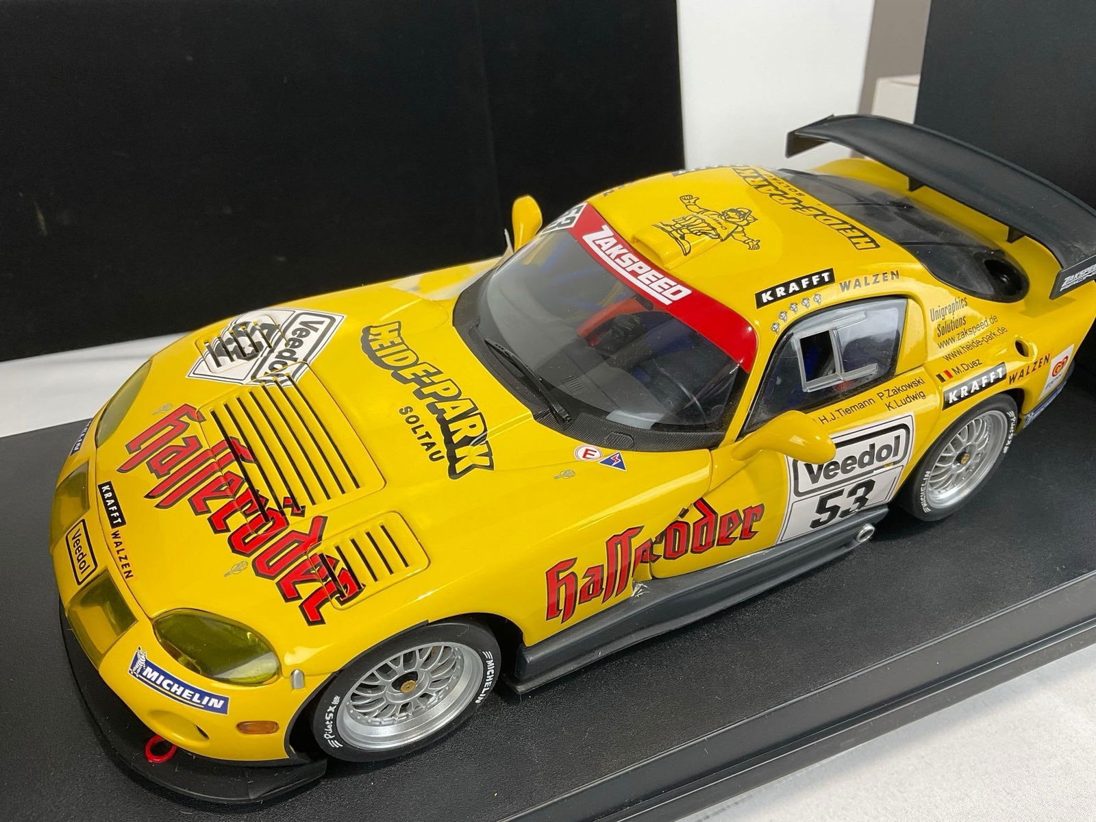 AutoArt 1999 Dodge Viper GTSR Zakspeed Nurburgring 24H 1/18 Scale Diecast Car Model orig box - 4