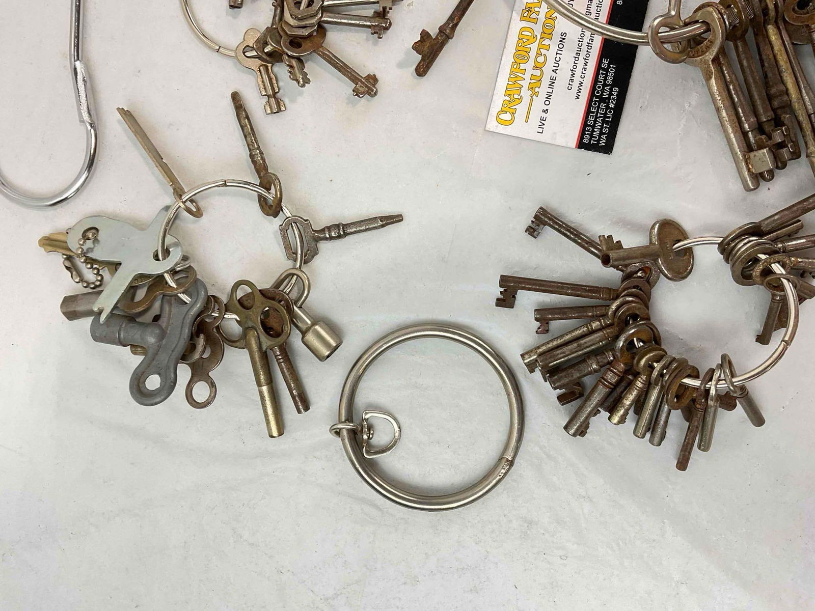8+ pcs Vintage Key & Keyring Collection, incl. Winding Keys, Door Keys, Skeleton Keys & More! - 4