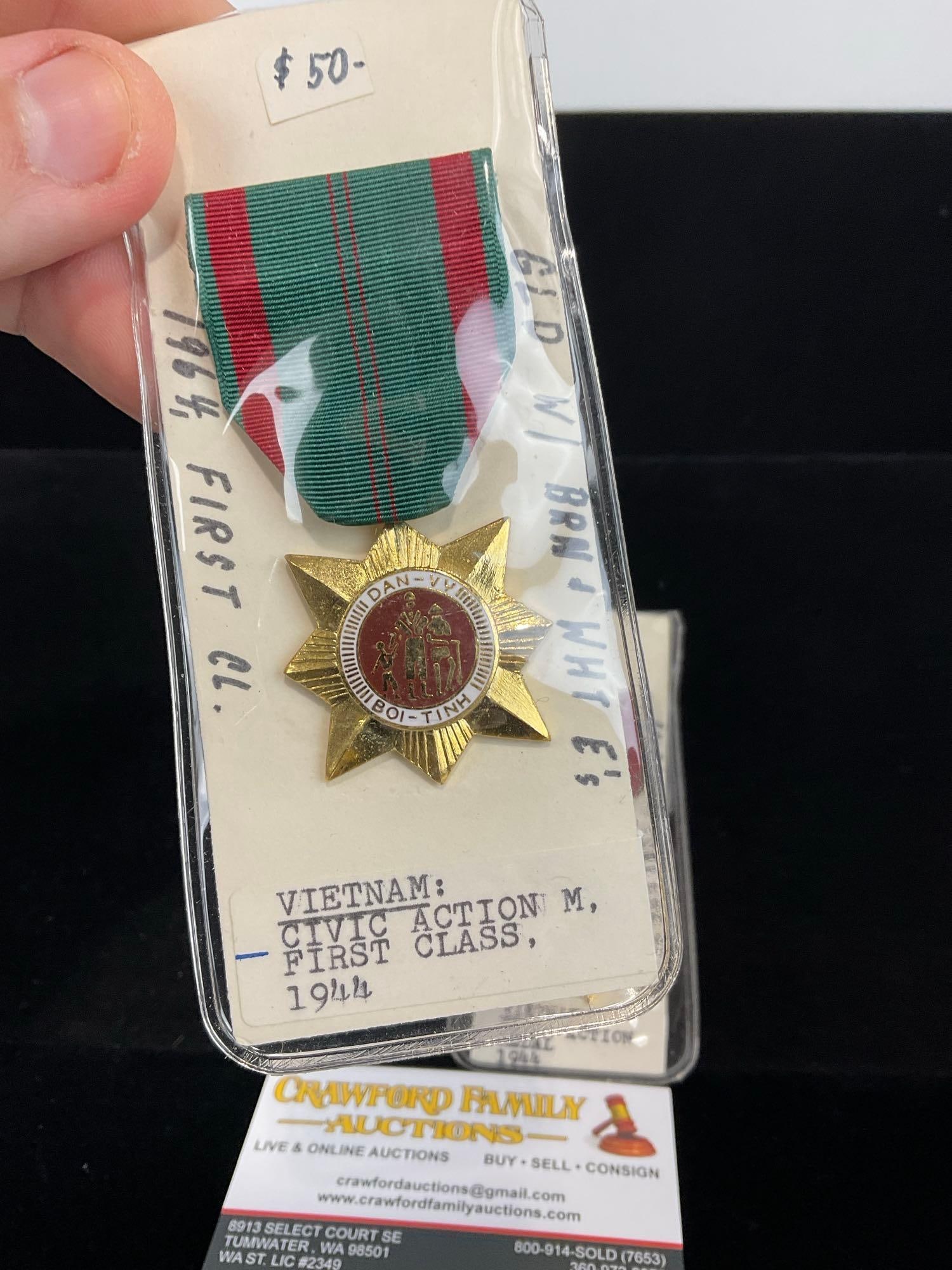 Pair of Vietnamese Medals, Civic Action Medal 1st Class 1964, Red & Green Ribbons - 2