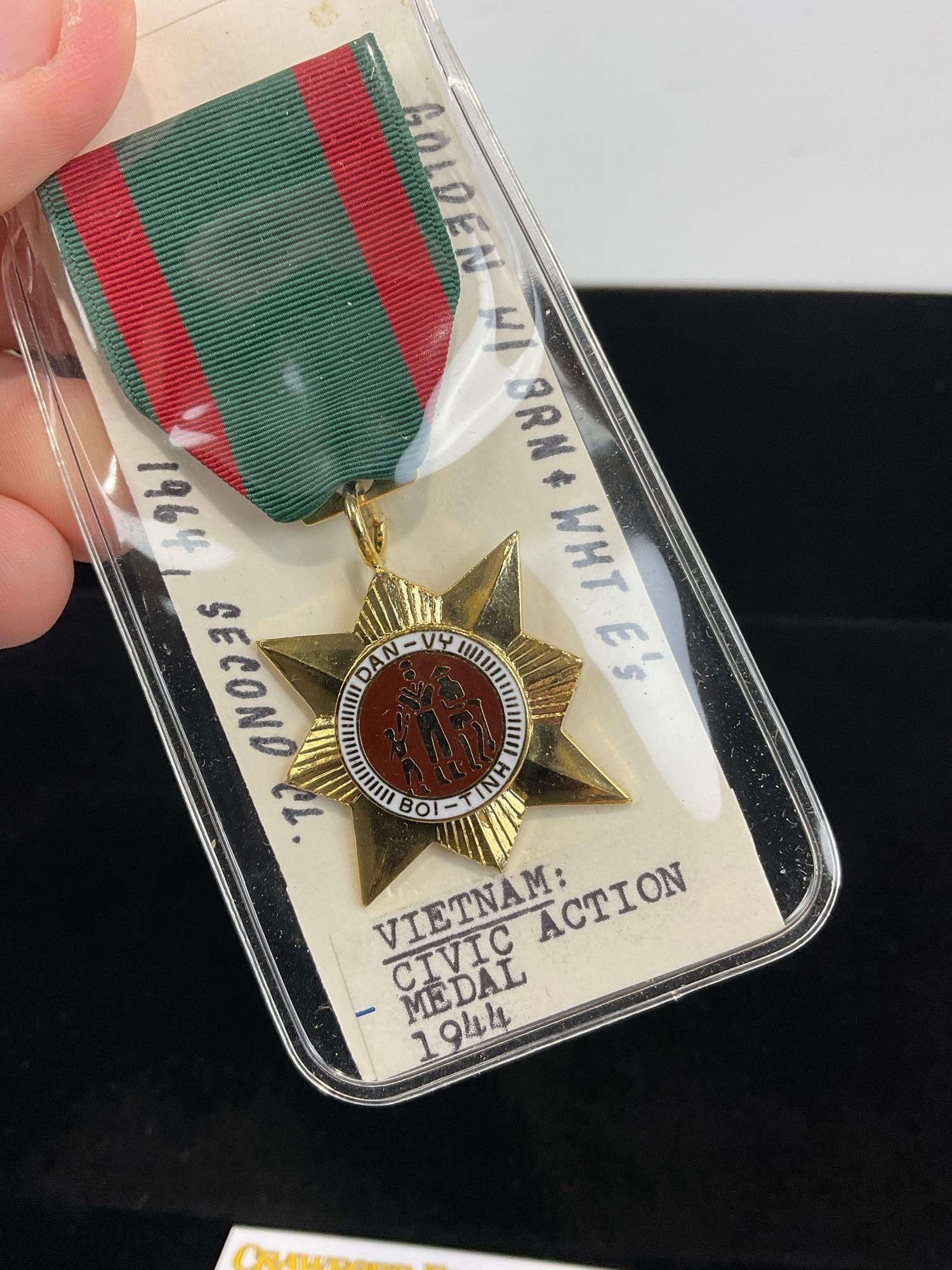 Pair of Vietnamese Medals, Civic Action Medal 1st Class 1964, Red & Green Ribbons - 3