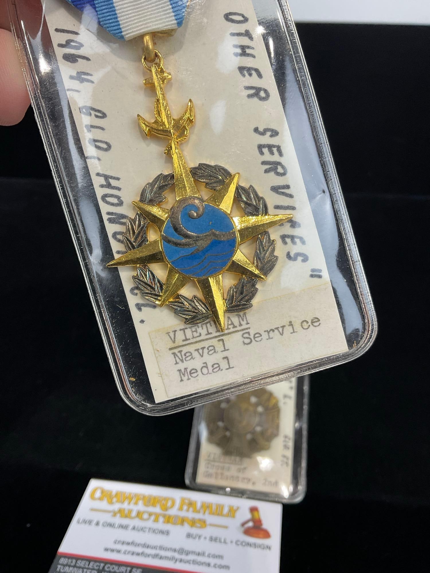 Pair of Vietnamese Medals, Naval Service 1964 & Cross Gallantry 2nd Class, 1967 - 2