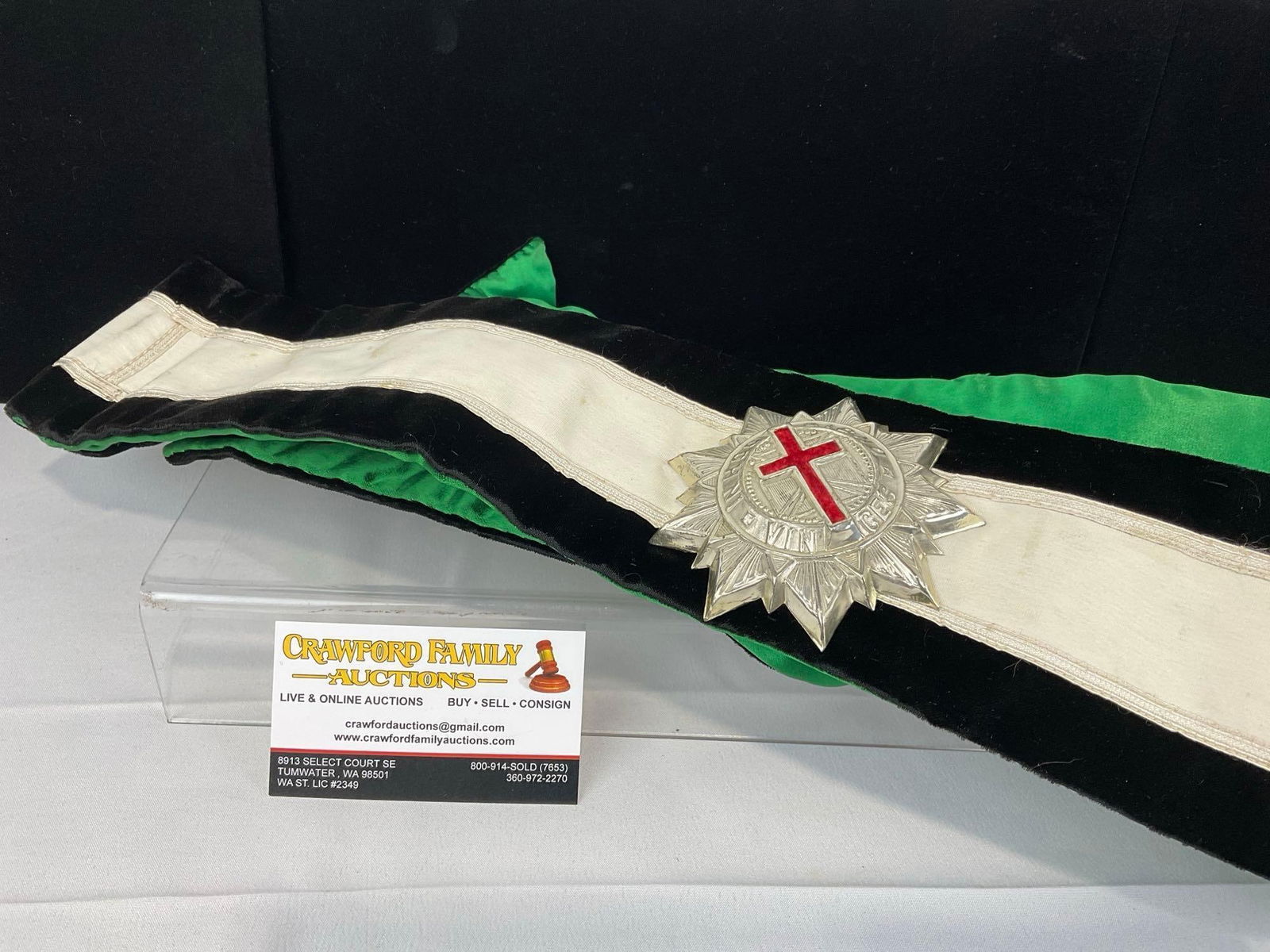 Vintage Masonic Knights Templar Star Badge, on Green/Black/White Velvet Sash, 3h x 10w x 5d inches: Appears to be in good shape. The piece measures approx 3h x 10w x 5d inches. See pics. E-5300 