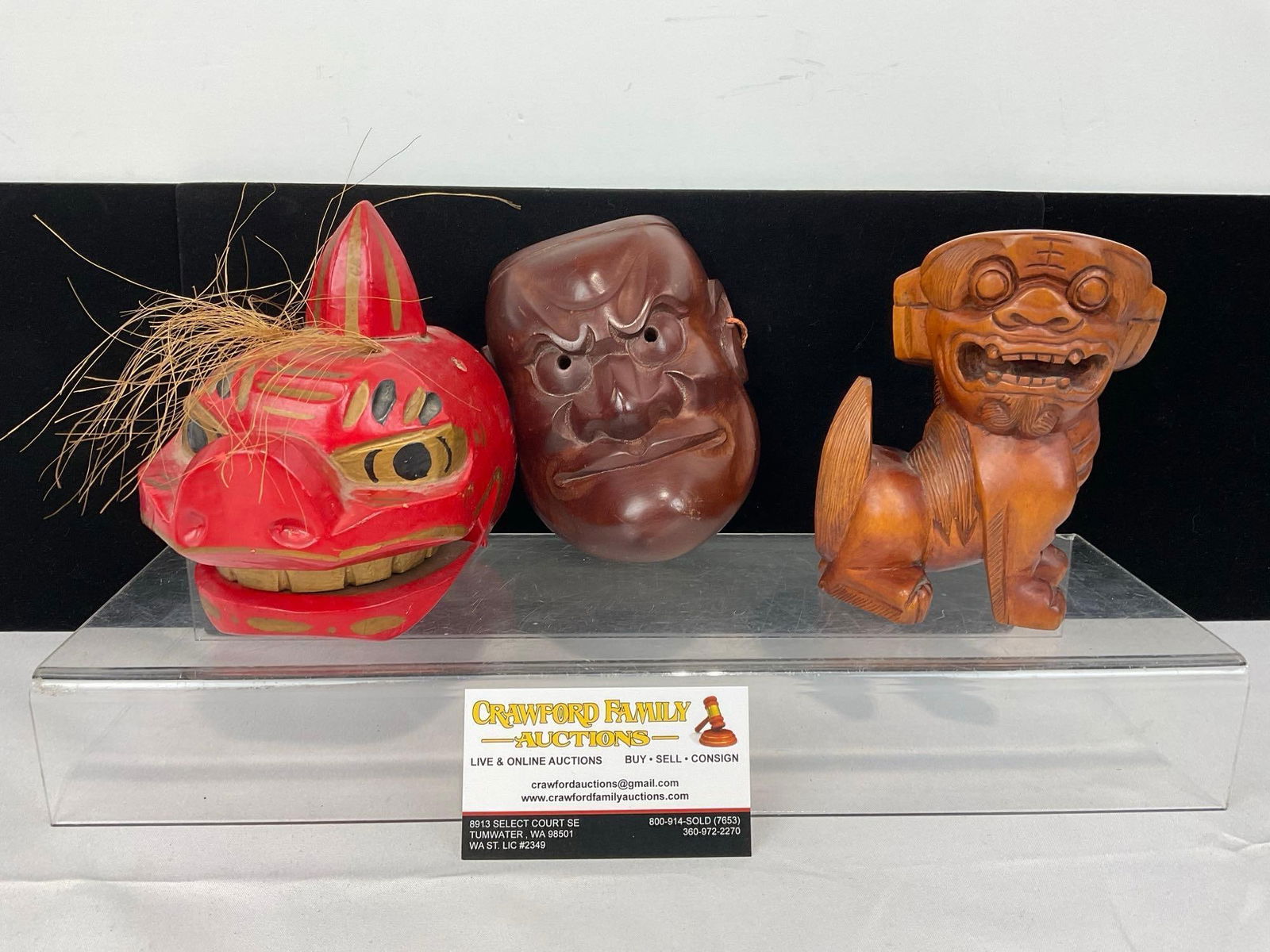 Japanese Carved Wooden Foo Dog & Mask, & Shishigashira Mask, missing ears: Appears to be in good shape. The piece measures approx 10h x 11w x 7d inches. See pics. E-5360 
