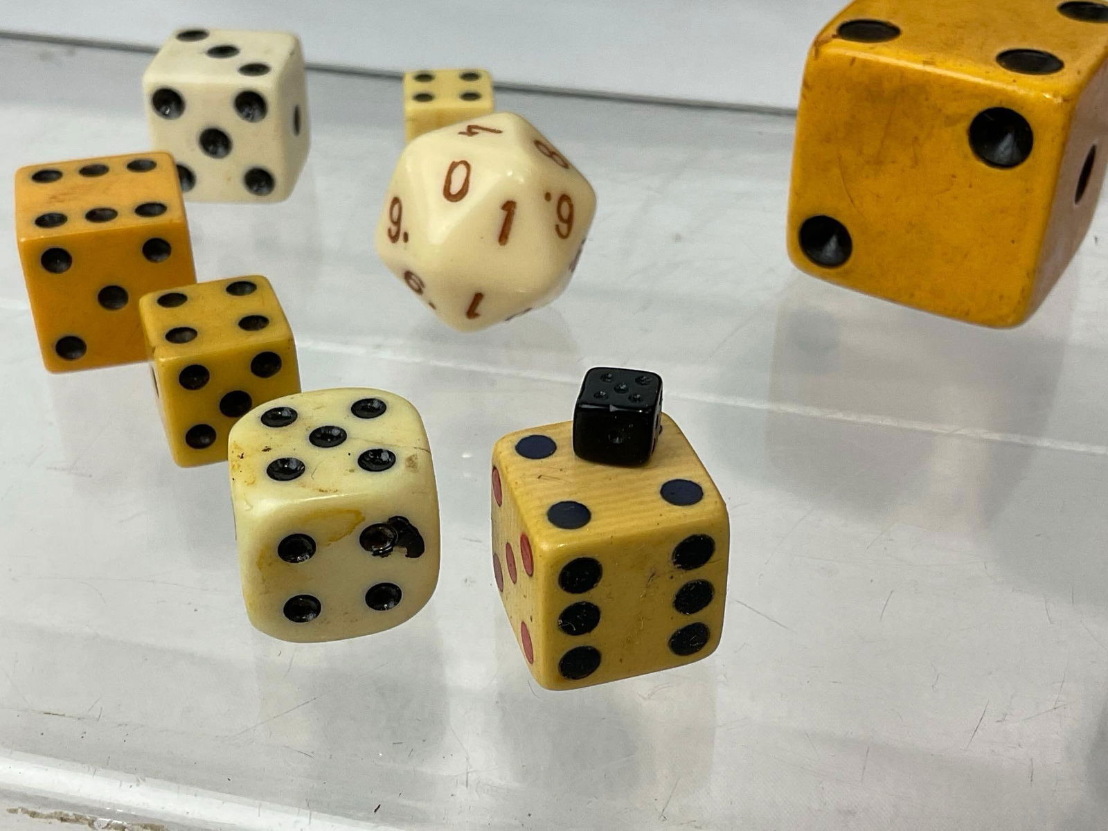 Small Collection of Vintage Dice, Red Clear, White & Yellow, Tiny Black piece - 5