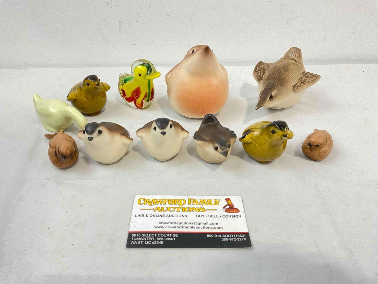 11 pcs Vintage Small Bird Figurines, incl. Ceramic & Glass. Very Good Condition. See pics. (1 of 6)