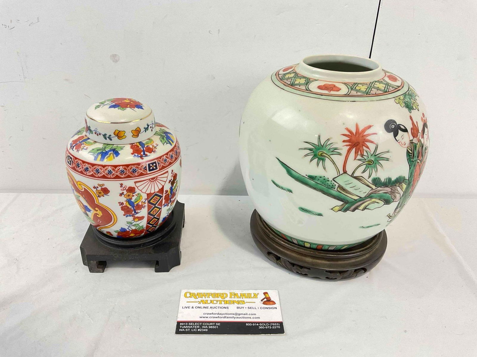 2 pcs Vintage Chinese Off White Ceramic Jars on Wooden Stands. Very Good Condition. See pics. - 4