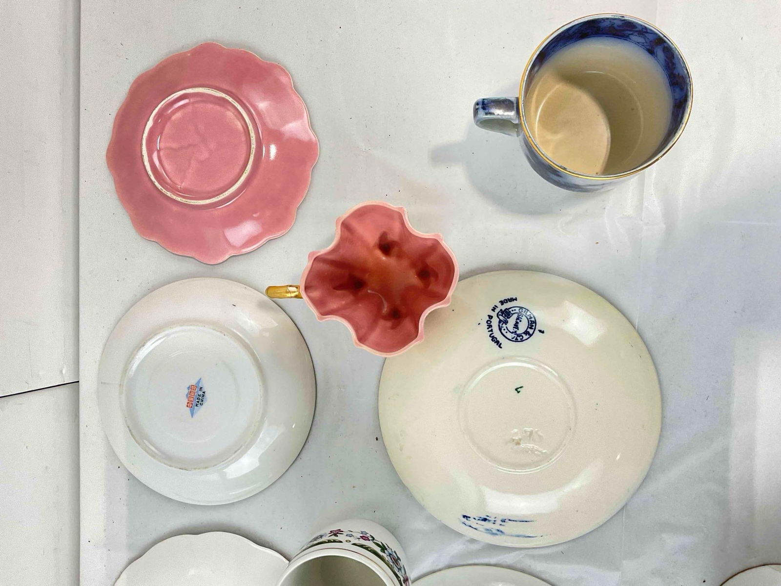 20 pcs Vintage Ceramic Demitasse Cups & Saucers. Many Different Locales & Designs. See pics. - 7