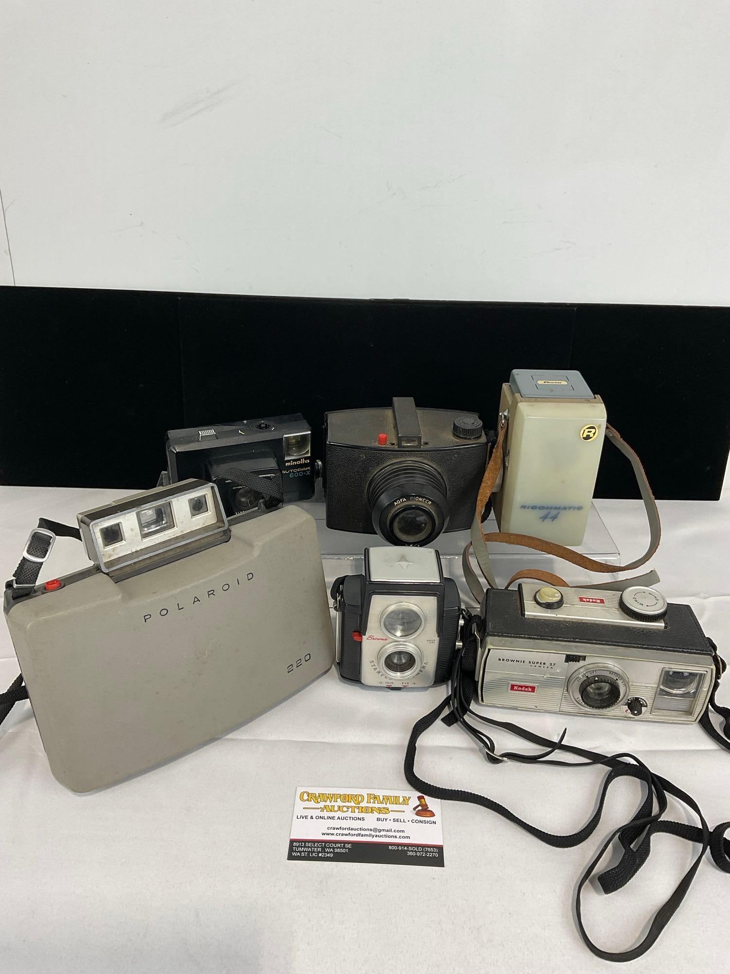 Collection of Cameras, Polaroid Auto 220 Land Camera, Ricohmatic 44, Agfa Pioneer, Kodak Super 27 & (1 of 11)