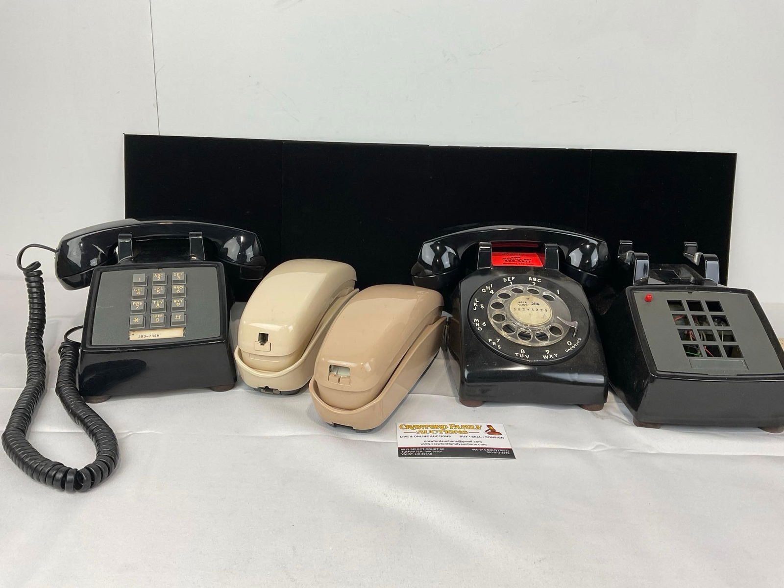 5 Vintage Western Electric, 2 Trimline Phones, & 2 w/ Handsets, & one base missing some pieces: Appears to be in good shape. The piece measures approx 13h x 13w x 13d inches. See pics. E-5360