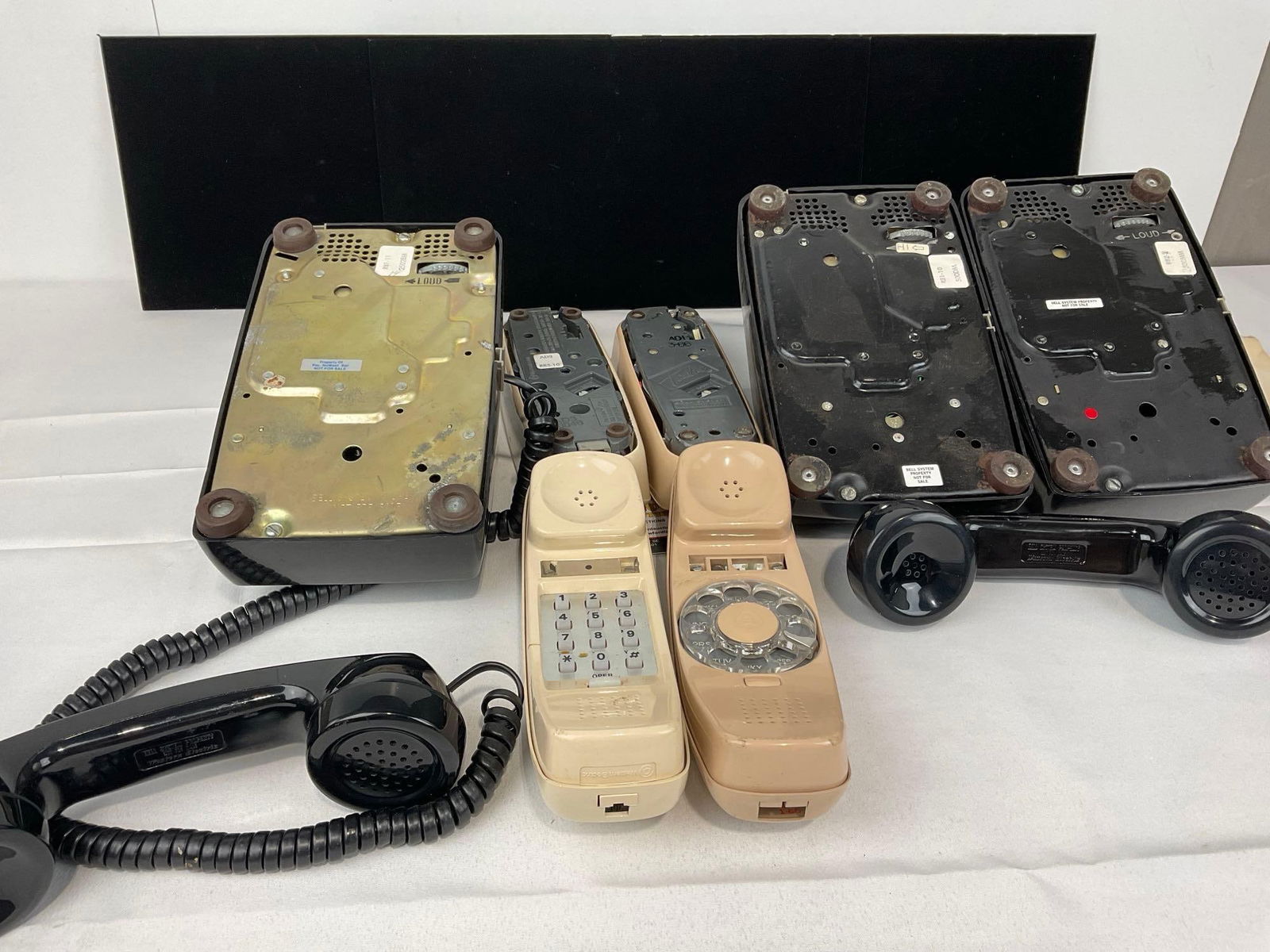 5 Vintage Western Electric, 2 Trimline Phones, & 2 w/ Handsets, & one base missing some pieces - 4