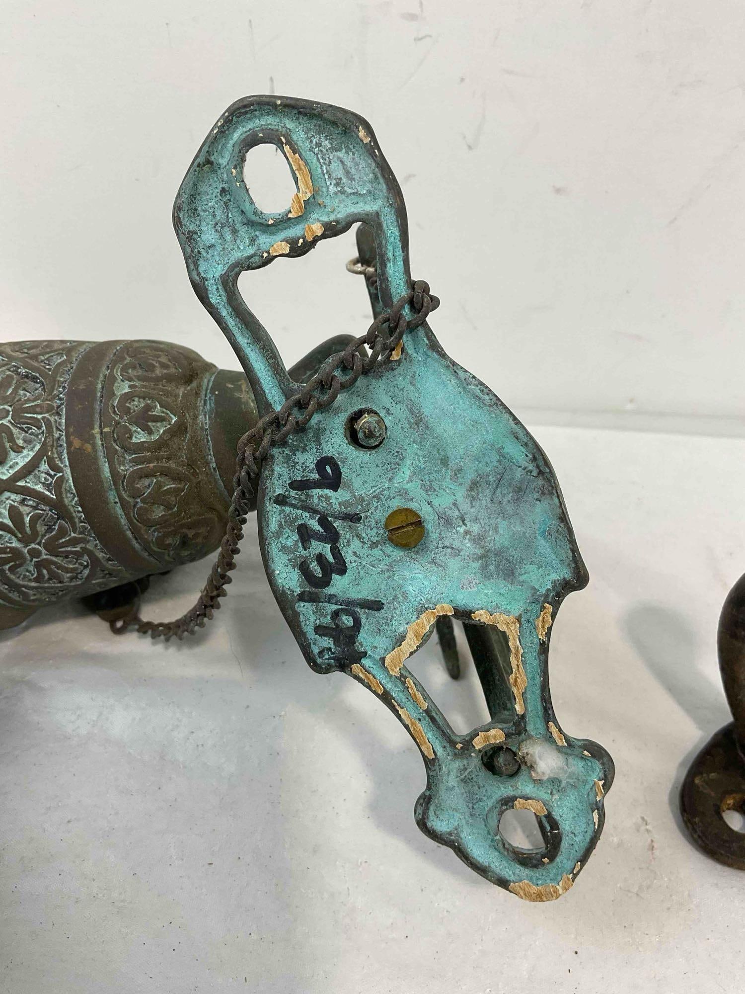 3 pcs Metal Assortment, incl. Vintage Metal Door Bell, Cast Iron Hook & Wood Handled Bell. - 7