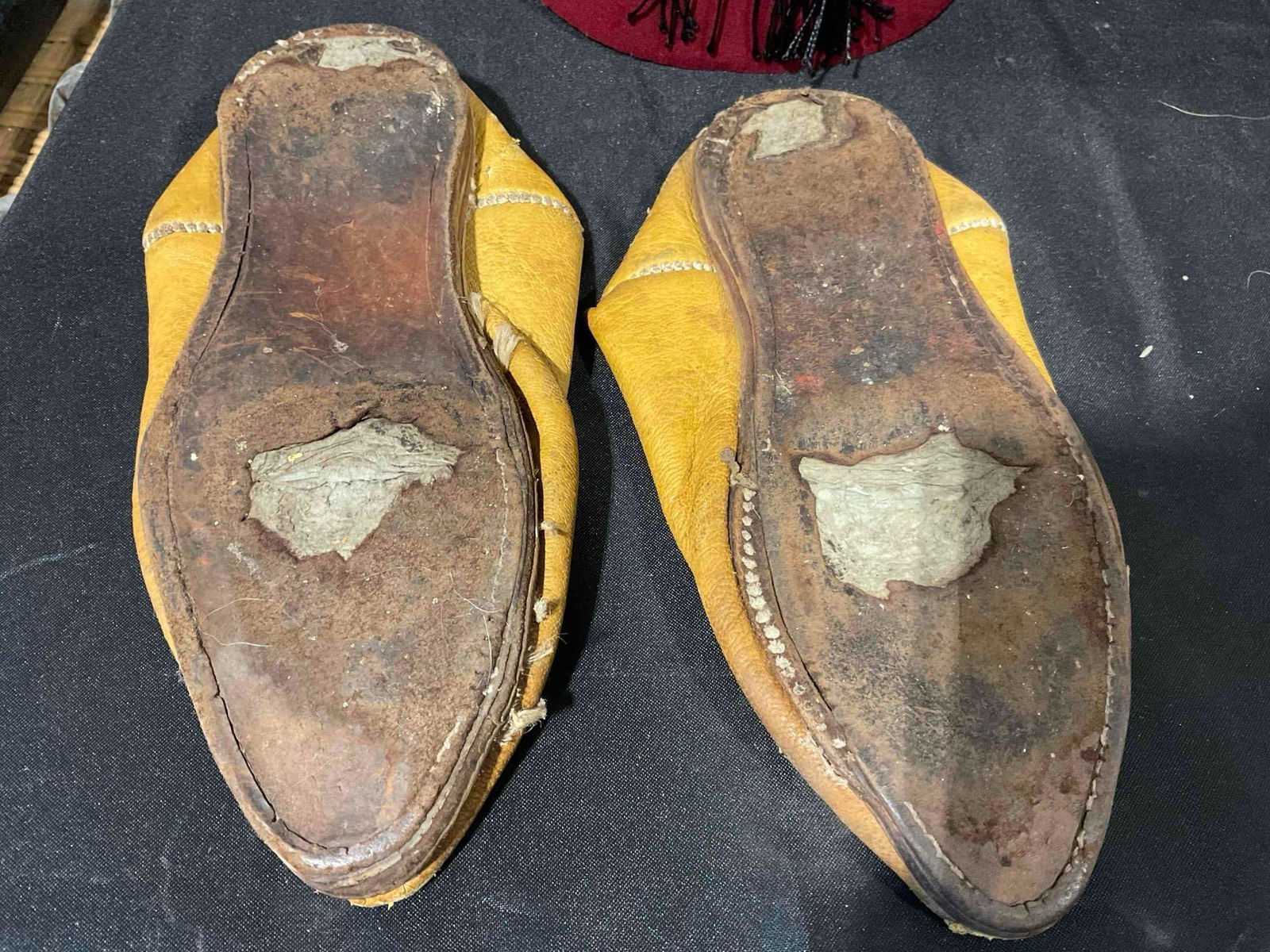 5 pcs Vintage Moroccan Clothing, incl. 2x Red Hats, 1x Pair Leather Shoes, 2x Long Tops. See pics. - 6