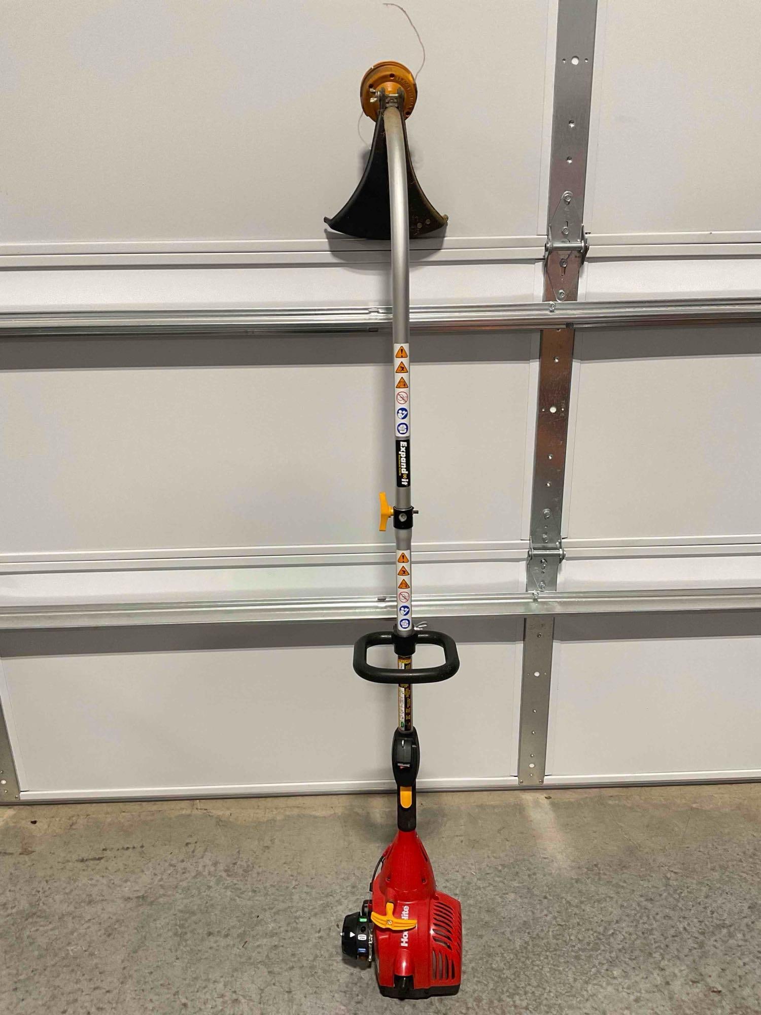 Homelite Mighty Lite 26VT Gas Powered Weed Eater. Untested, Working Last Season. See pics. (1 of 7)