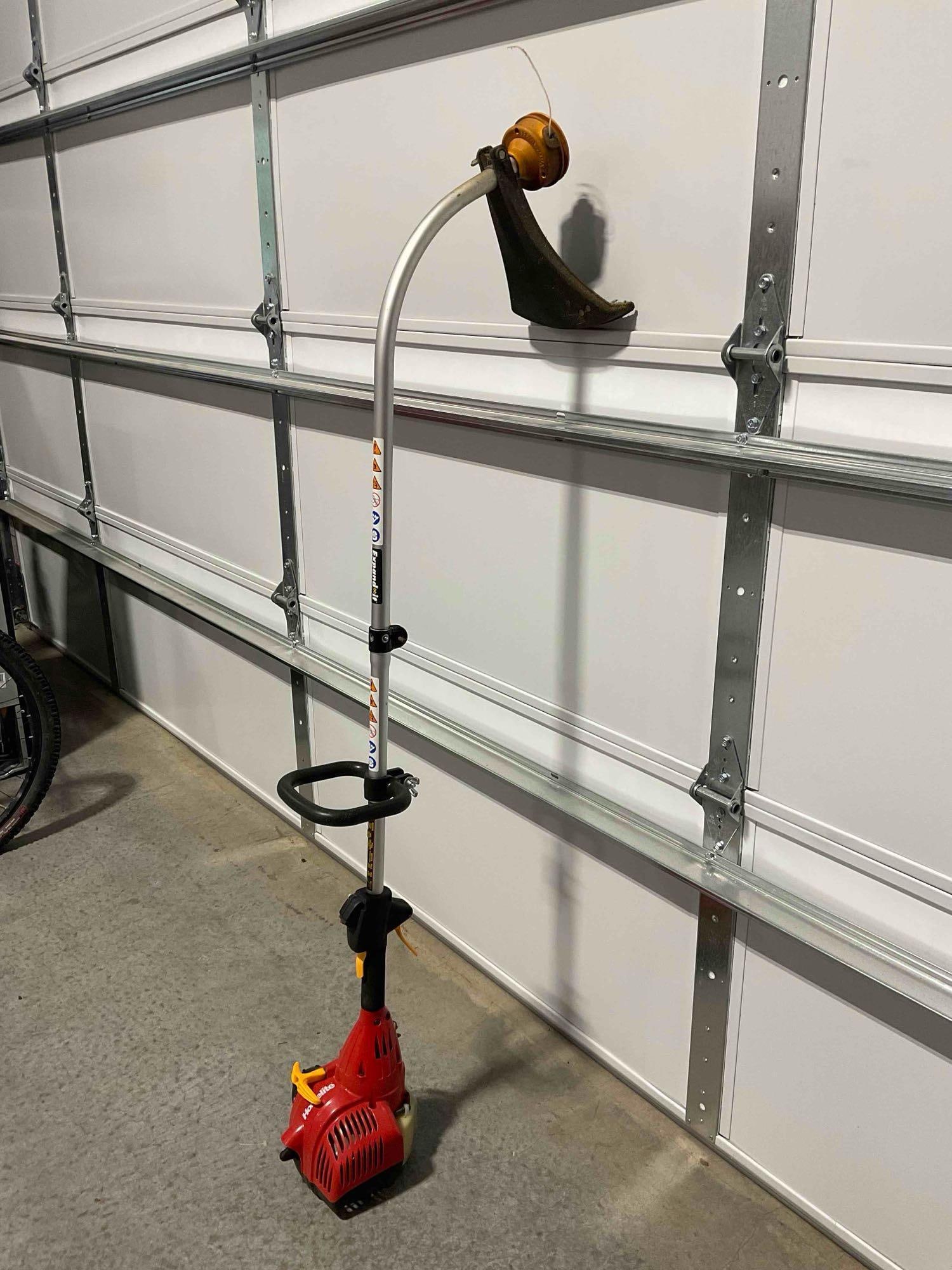 Homelite Mighty Lite 26VT Gas Powered Weed Eater. Untested, Working Last Season. See pics. - 2