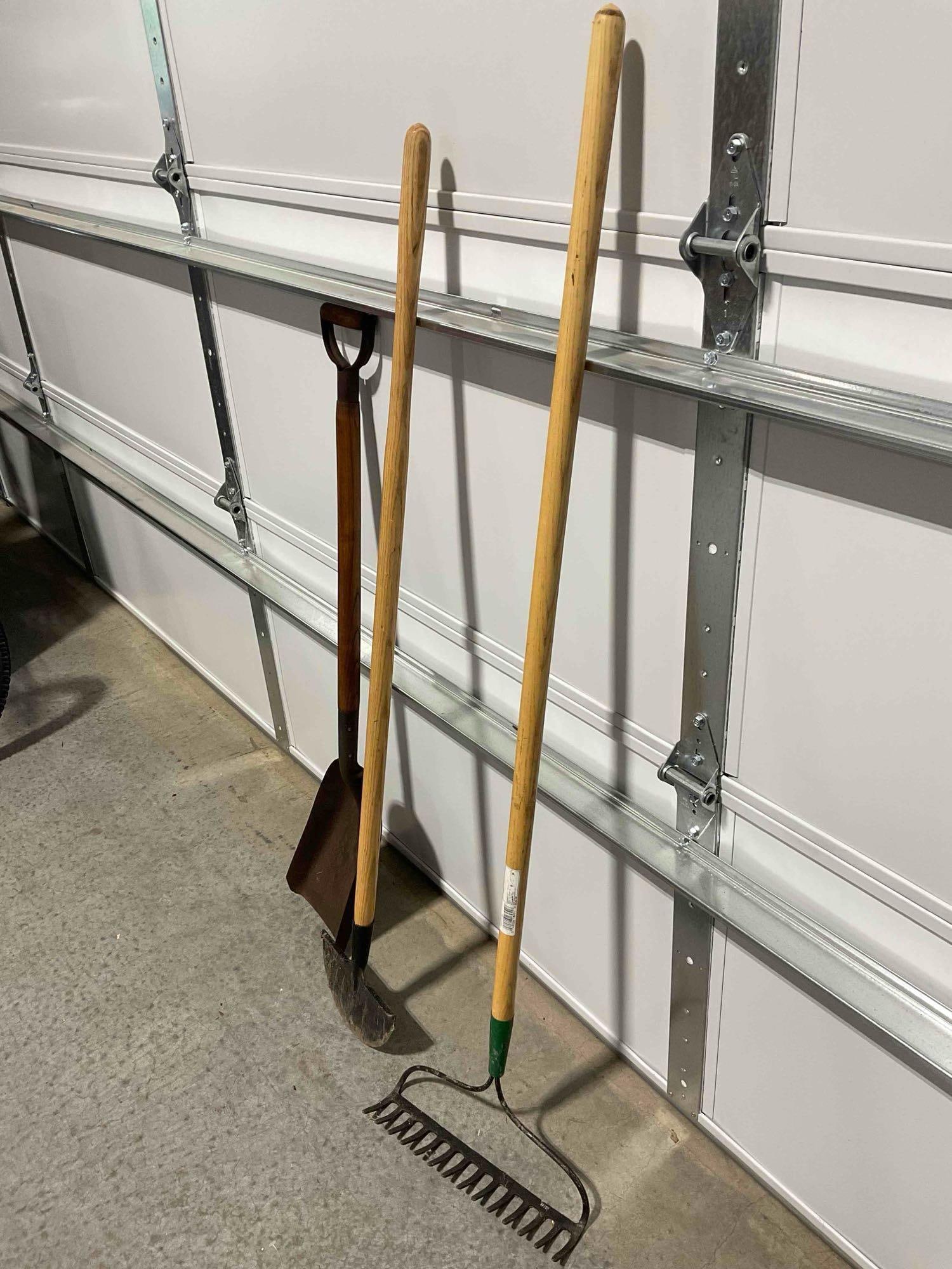 3 pcs Farming & Agricultural Tools, incl. Shovel, Rake & Lawn Edger. Very Good Condition. See pics. - 3