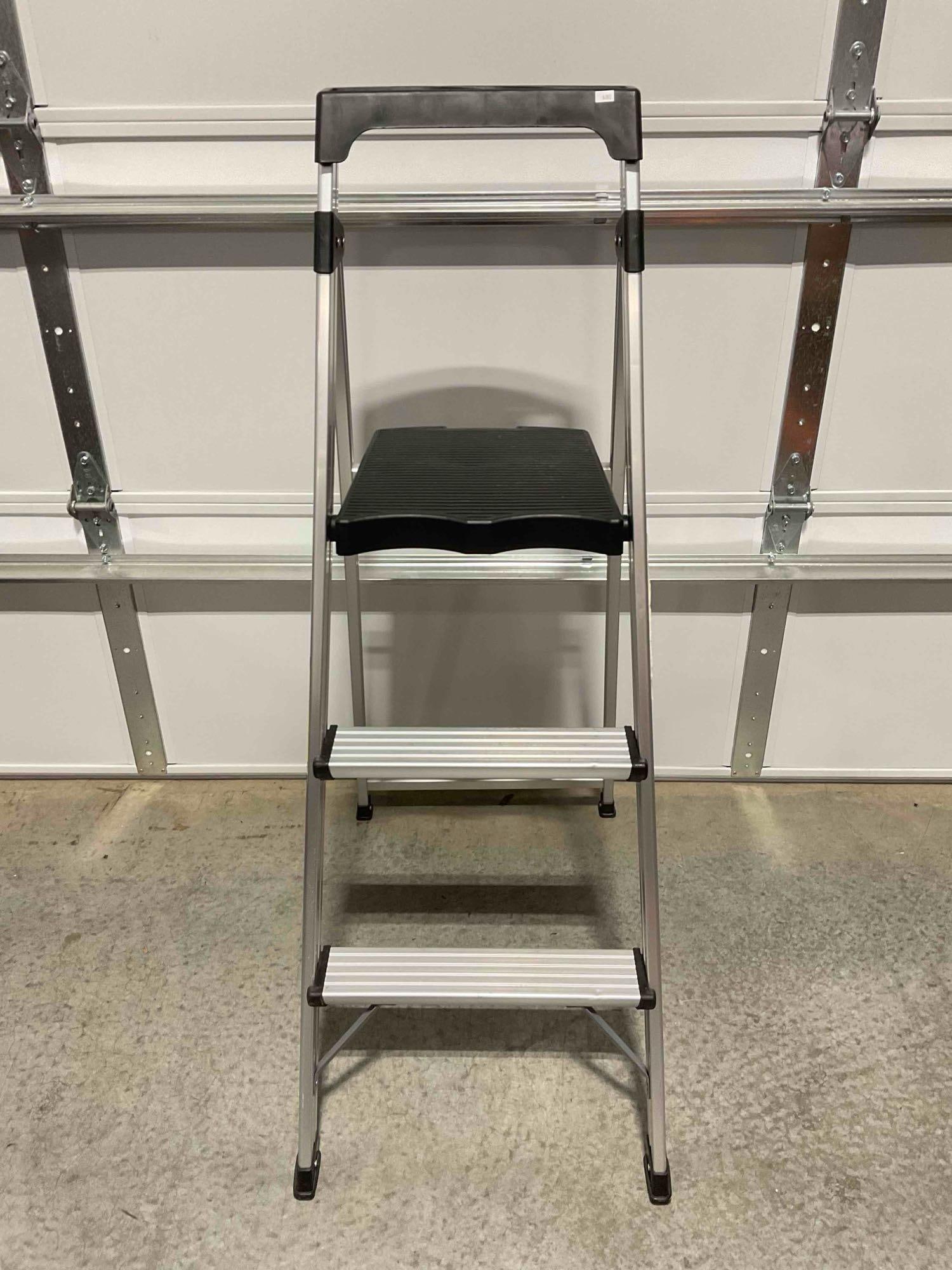 Folding 51" Step Ladder. Very Good Condition. See pics. (1 of 4)