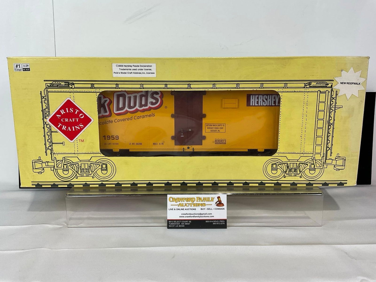 G Scale Model Train Aristo Craft Trains, Steel Reefer Car, ART-46233 Hersheys Milk Duds, in Box: Appears to be in fair to good shape. The piece measures approx 9h x 22w x 7d inches. See pics. E-5560 