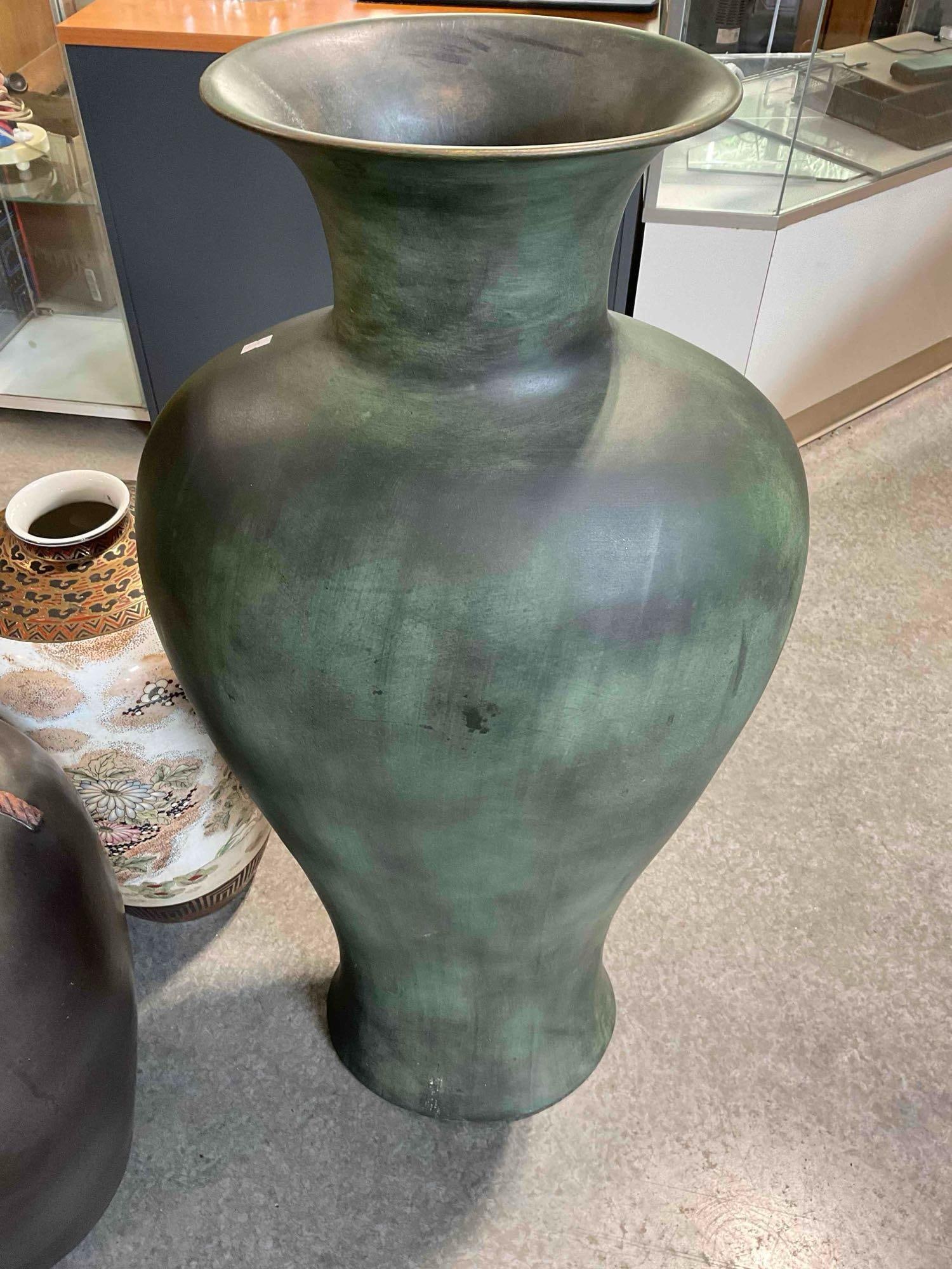 Modern Large Standing Brass? Urn Vase w/ Gorgeous Verdigris & Floral Pattern. Excellent Cond. - 4