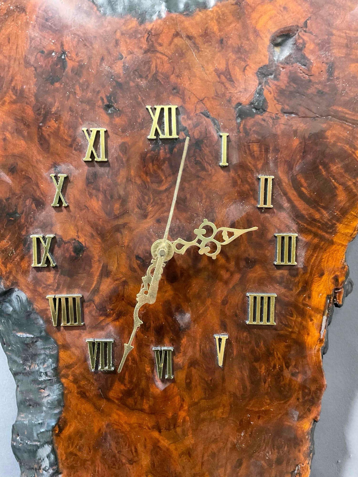 Vintage Wall Clock Set in Reclaimed Live Edge Burl Wood Fragment. Working! Excellent Condition. - 4