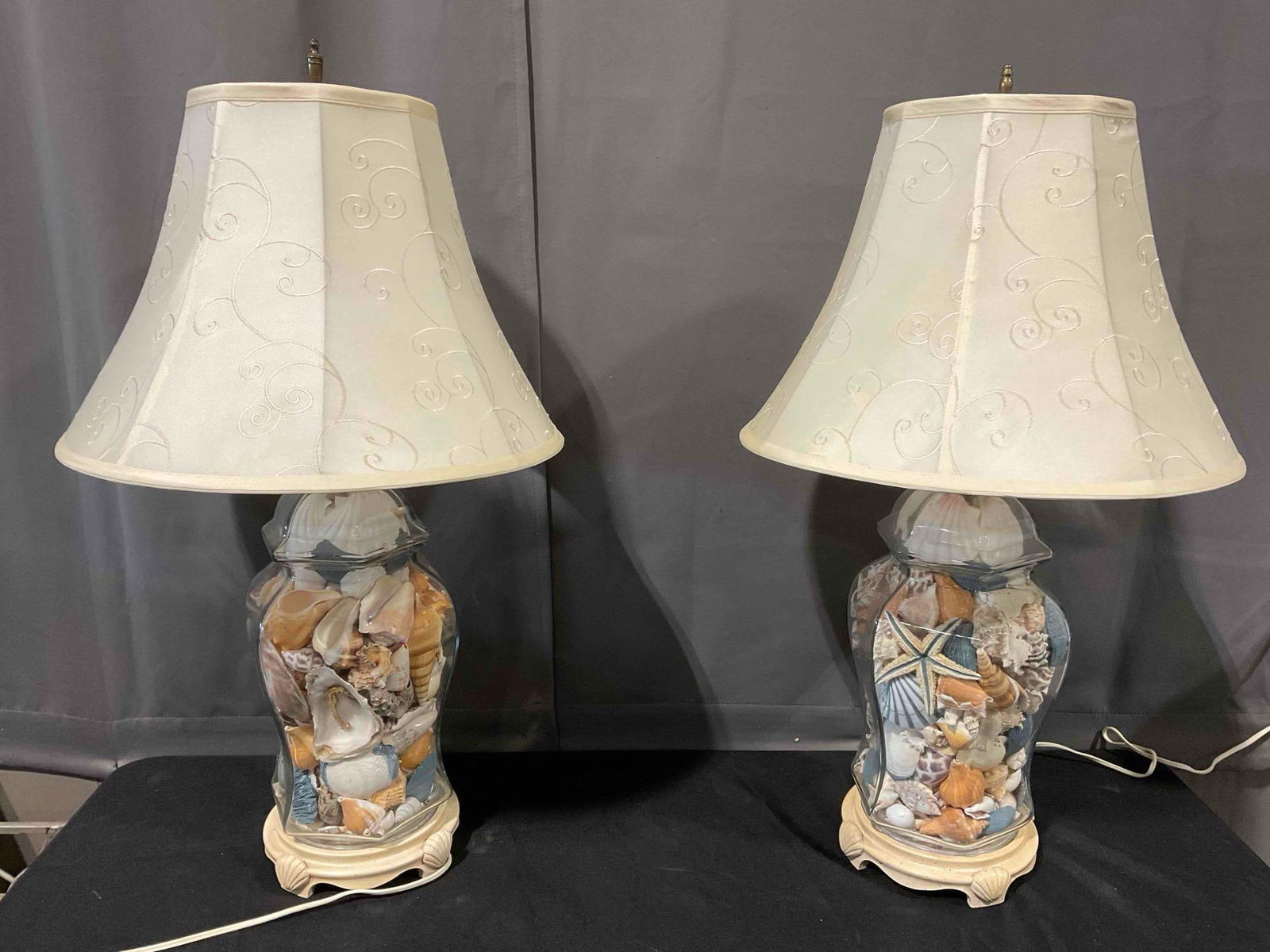 Pair of Vintage Glass & Wood Table Lamps w/ Seashell Motif. Tested, Work. Excellent Condition. - 6