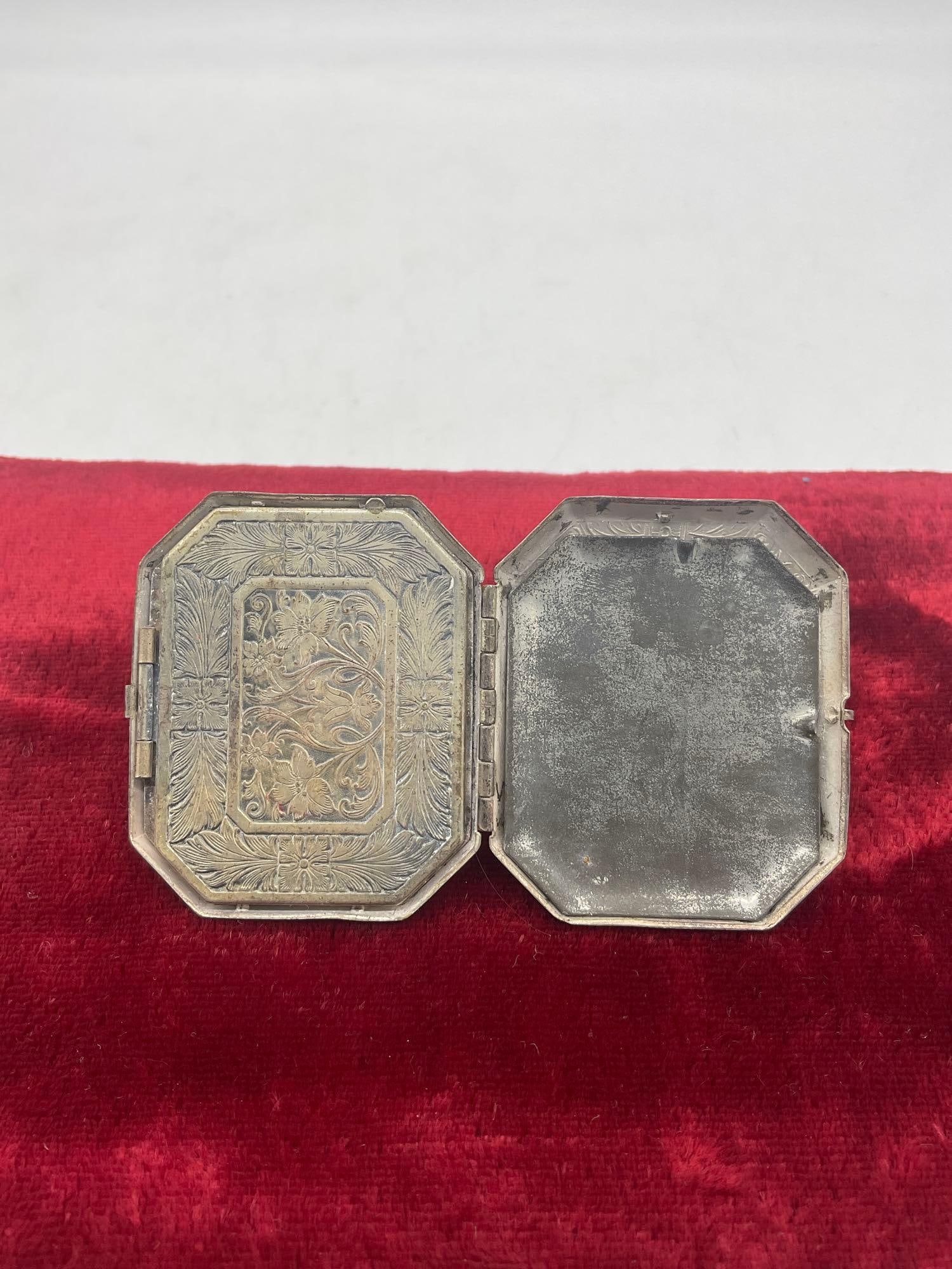 Art Nouveau 1920's collection - Karess detailed compact, beaded flapper purse & silver mesh coin ... - 10