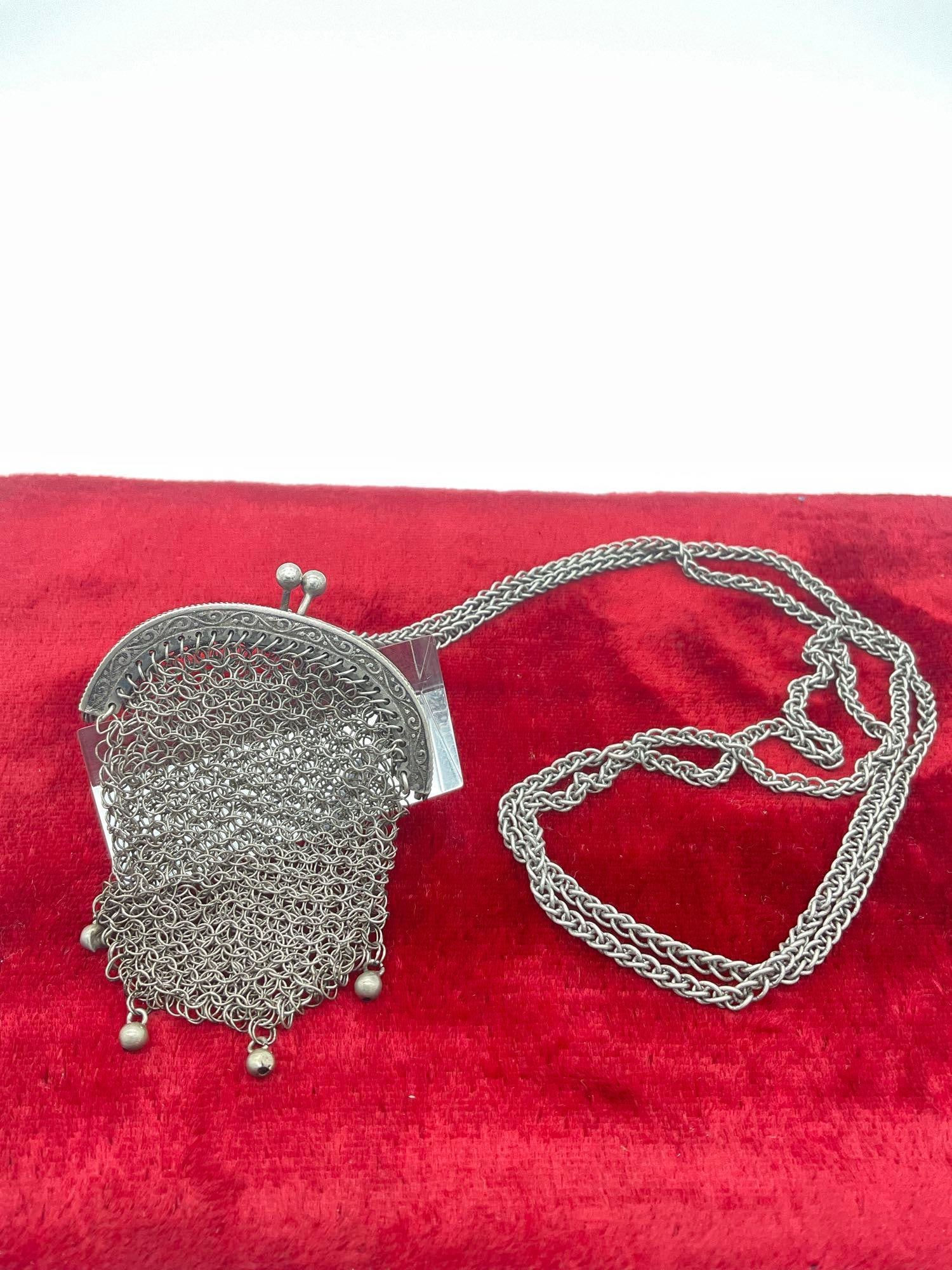 Art Nouveau 1920's collection - Karess detailed compact, beaded flapper purse & silver mesh coin ... - 6