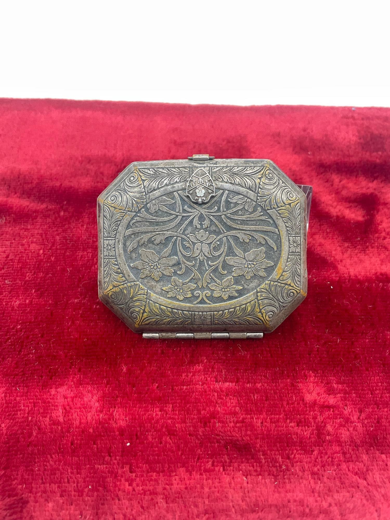 Art Nouveau 1920's collection - Karess detailed compact, beaded flapper purse & silver mesh coin ... - 8