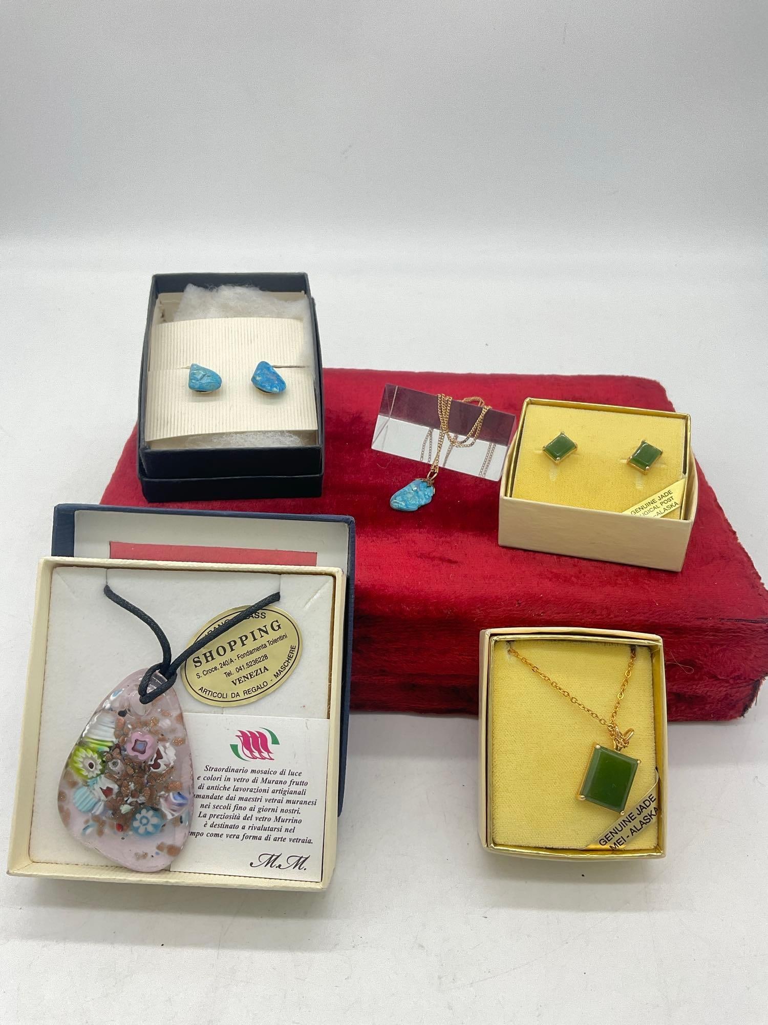 Gold tone necklace w/ Alaska Jade pendant & earrings + turquois set , Murano Glass necklacec-414: c-414 