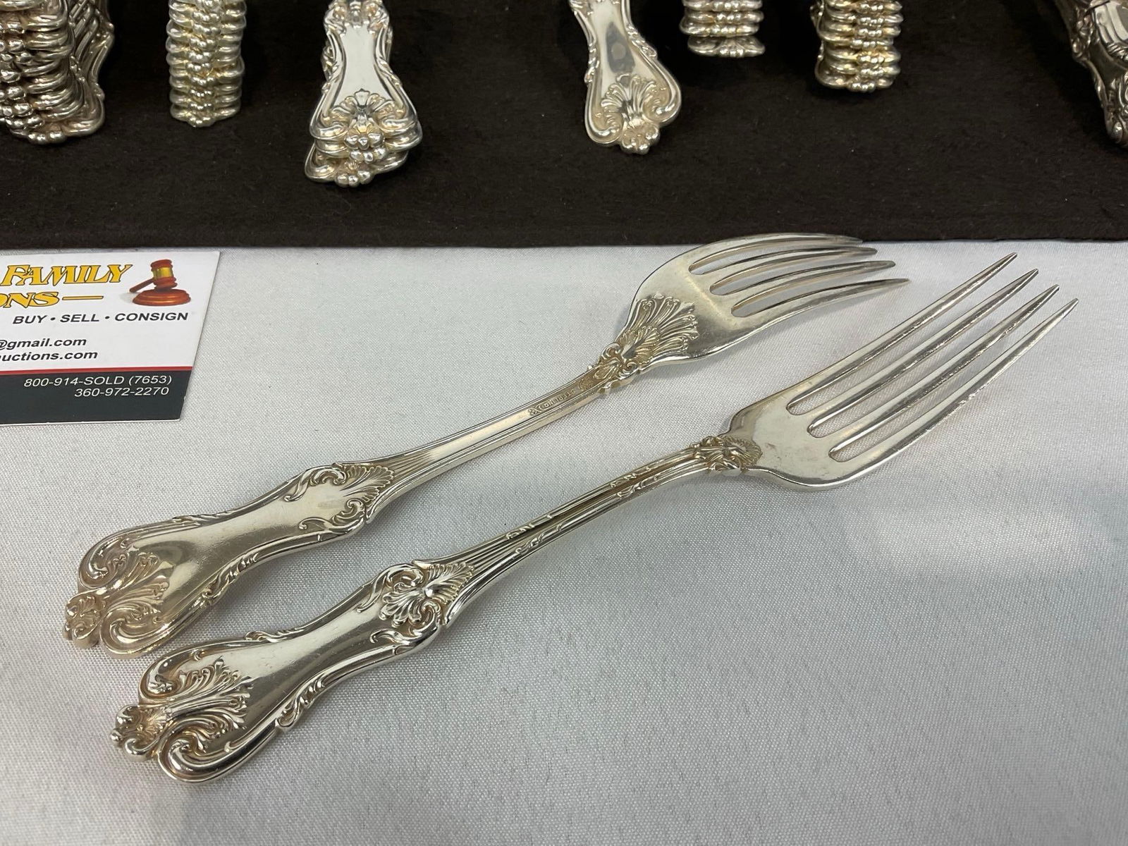 Set of 99 Sterling Silver Flatware, King Edward VII 1936 Gorham Pattern, 3776.9 grams in total - 2