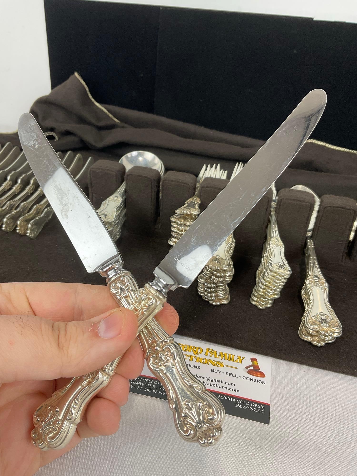 Set of 99 Sterling Silver Flatware, King Edward VII 1936 Gorham Pattern, 3776.9 grams in total - 4